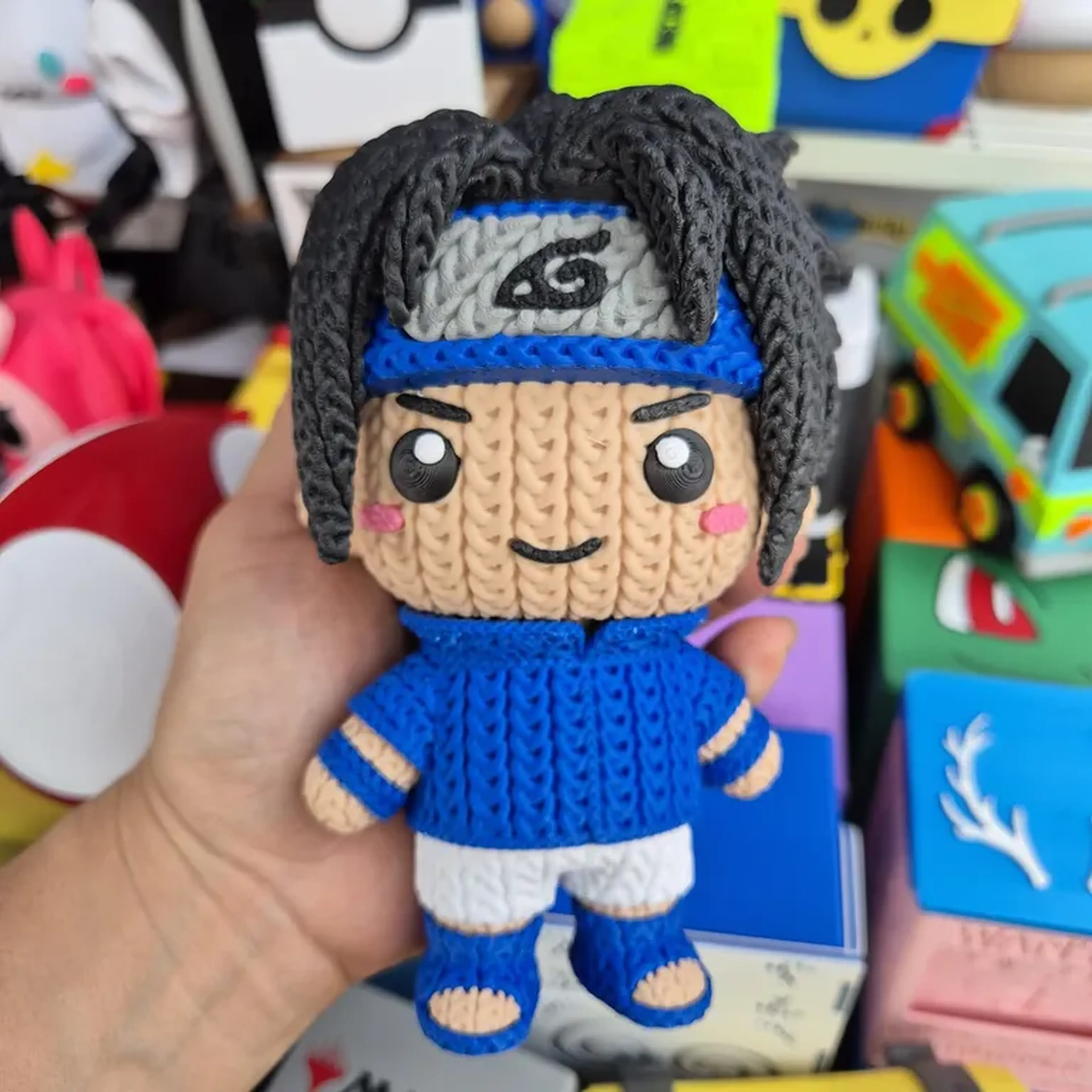 Boneco Crochê Sasuke de Naruto - Brinde 1 Biscoito imagem
