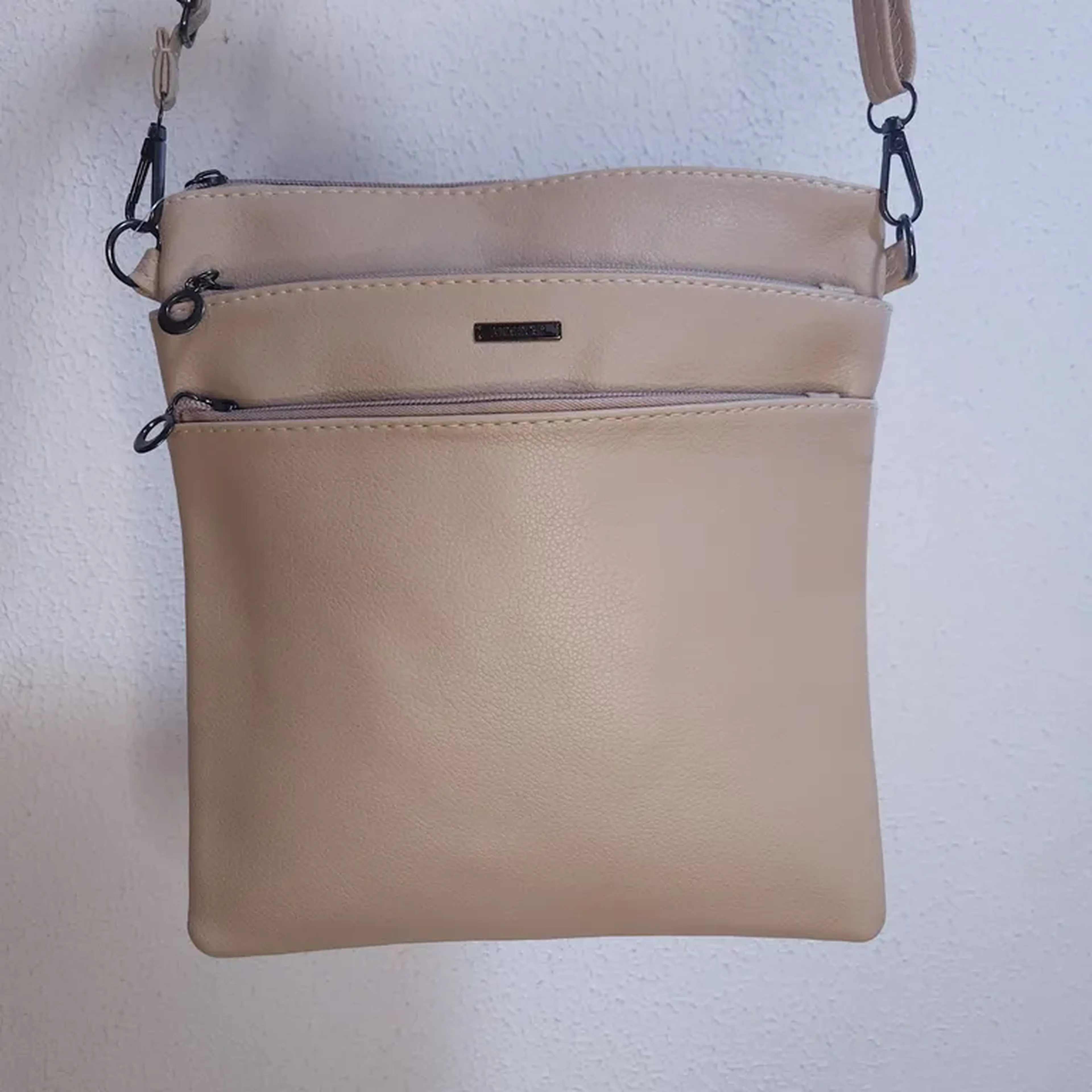 Bolsa quadrada fininha 01.020.GX80.8437.OW imagem