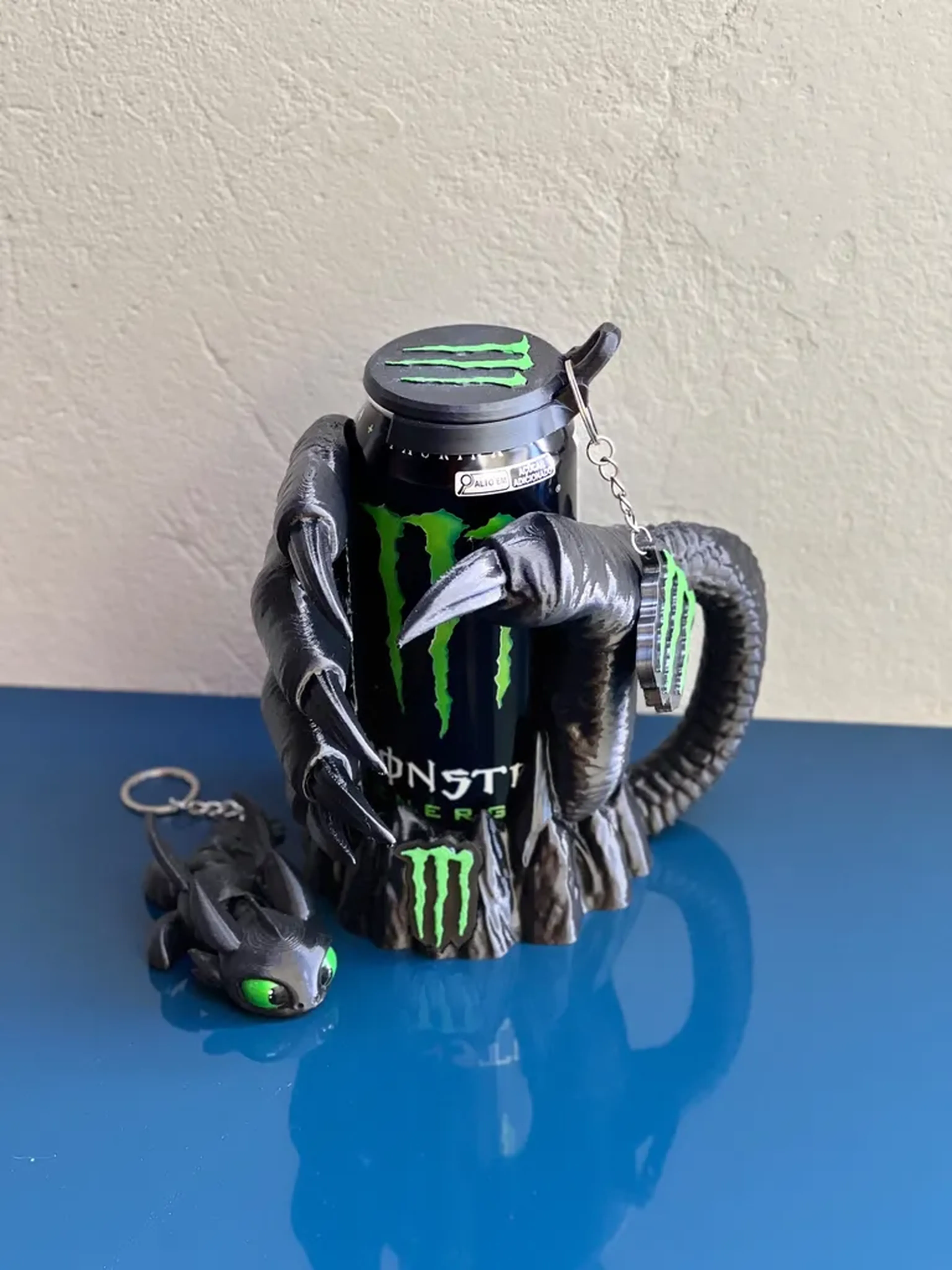 SUPORTE LATA MONSTER - EDIÇÃO FÚRIA DA NOITE imagem
