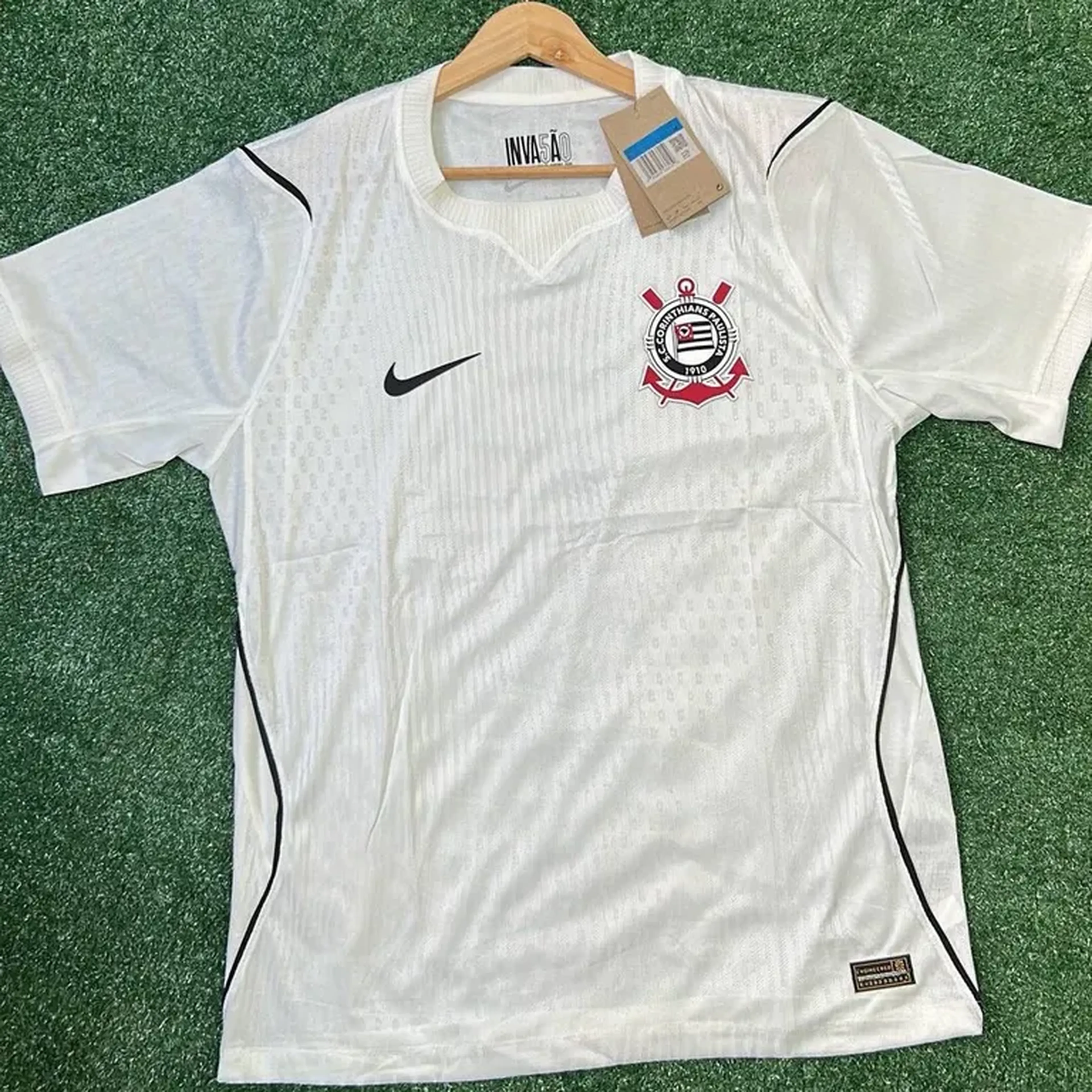 Corinthians branca jogador 2026 imagem