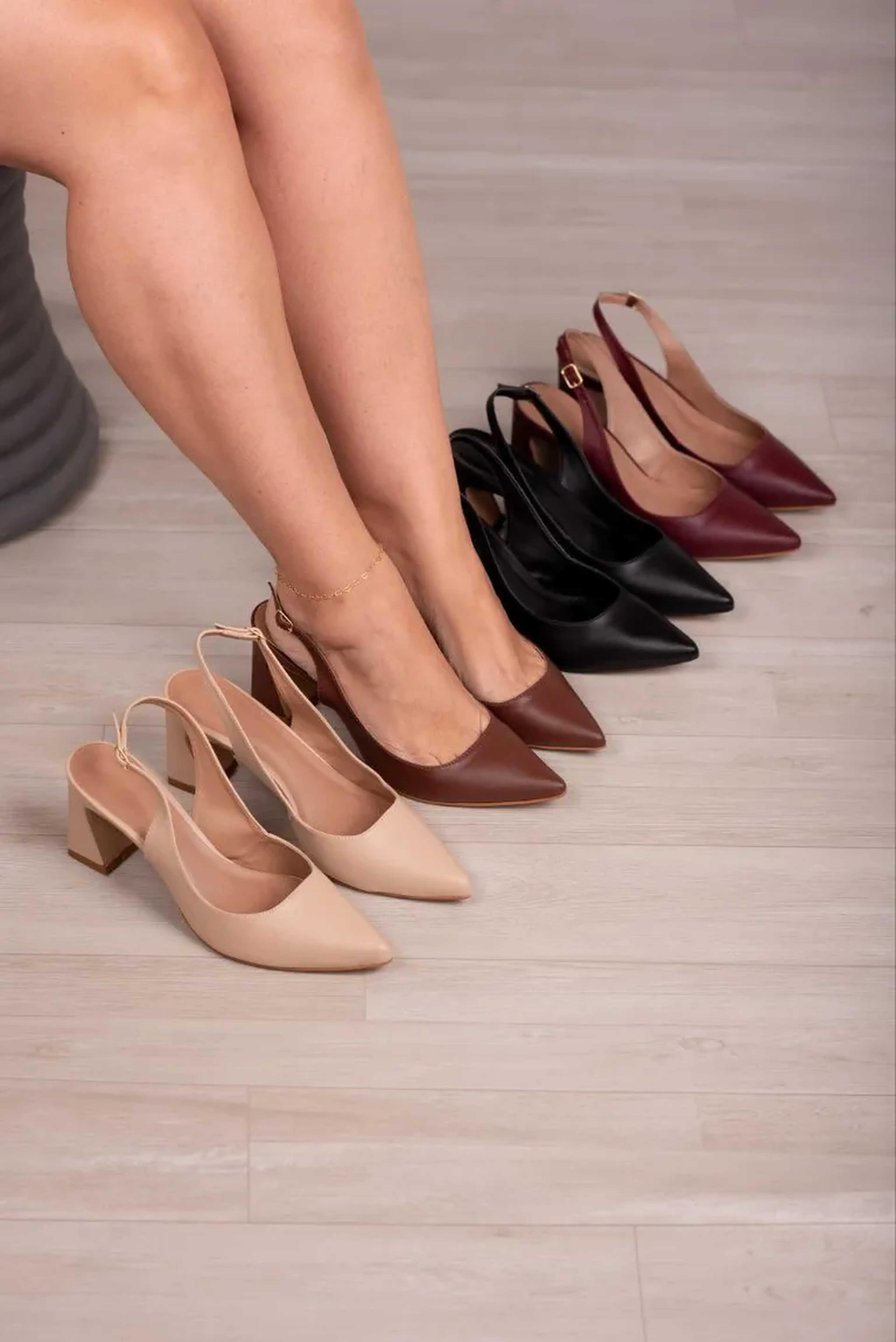 Scarpin Liso Salto Vírgula 7cm imagem