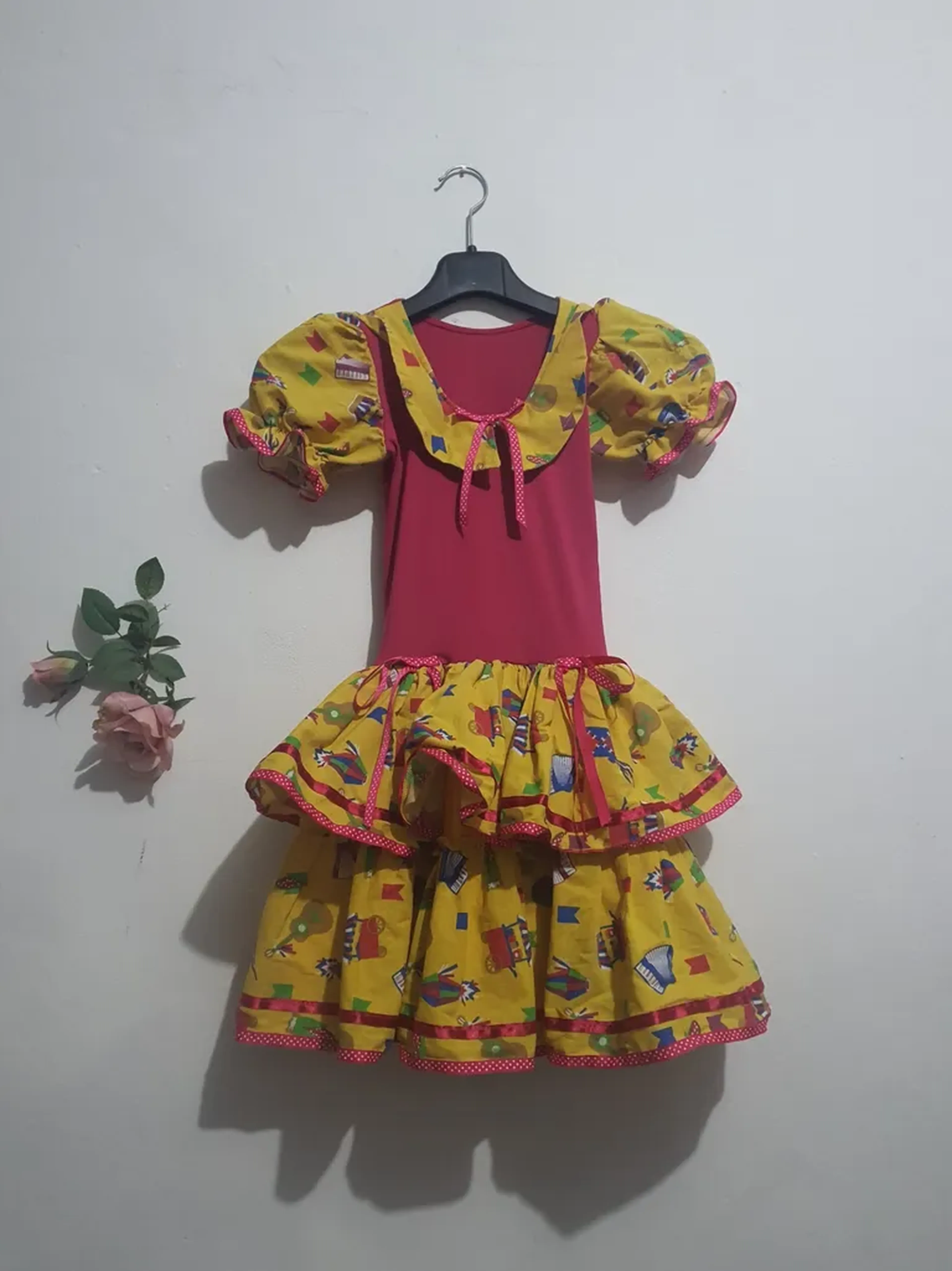 Vestido de Festa Junina Infantil imagem