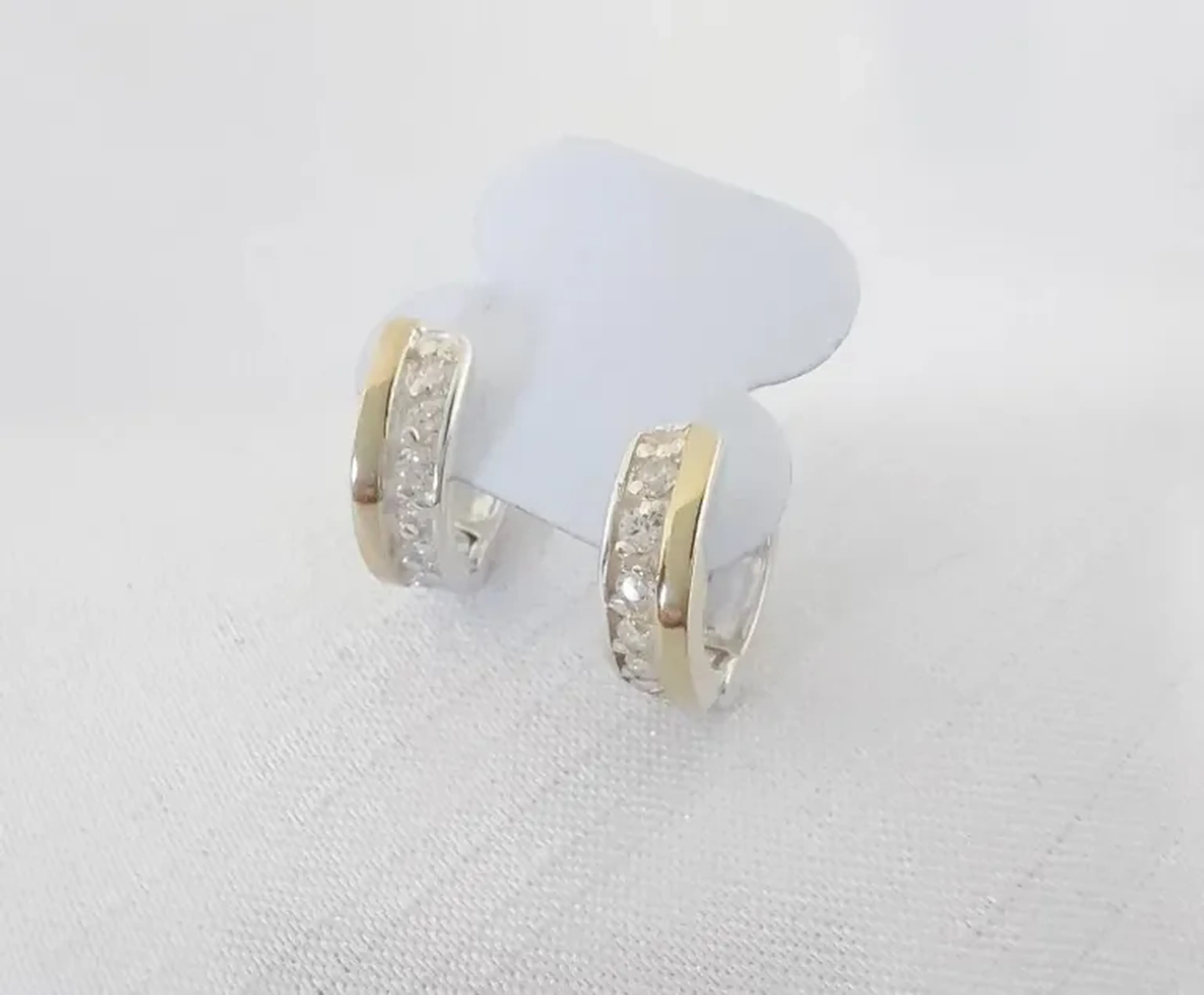 Argola Prata 925 com Filete de Ouro 14k e Zircônia imagem