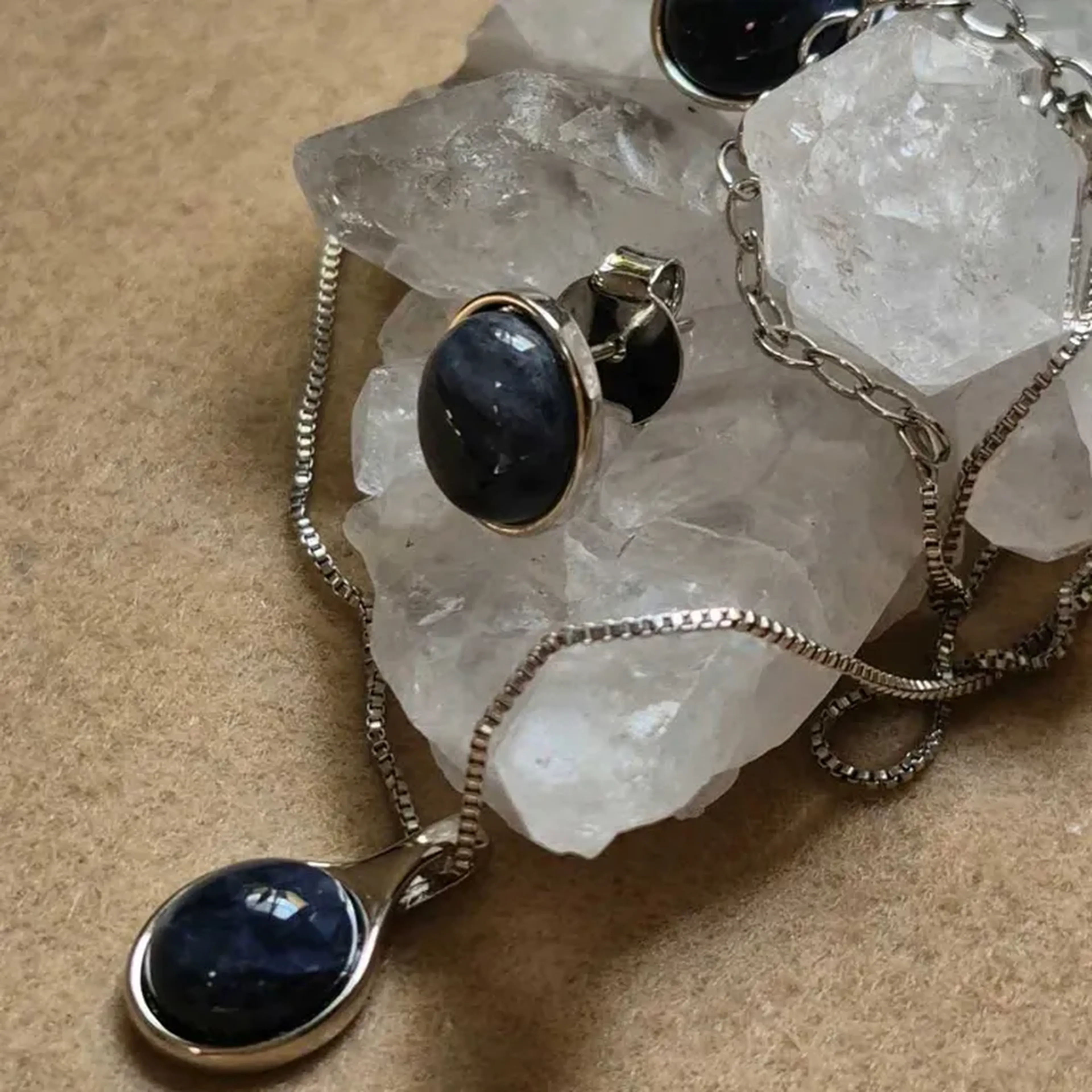 Conjunto Sodalita em Ródio – Presença que Acalma imagem