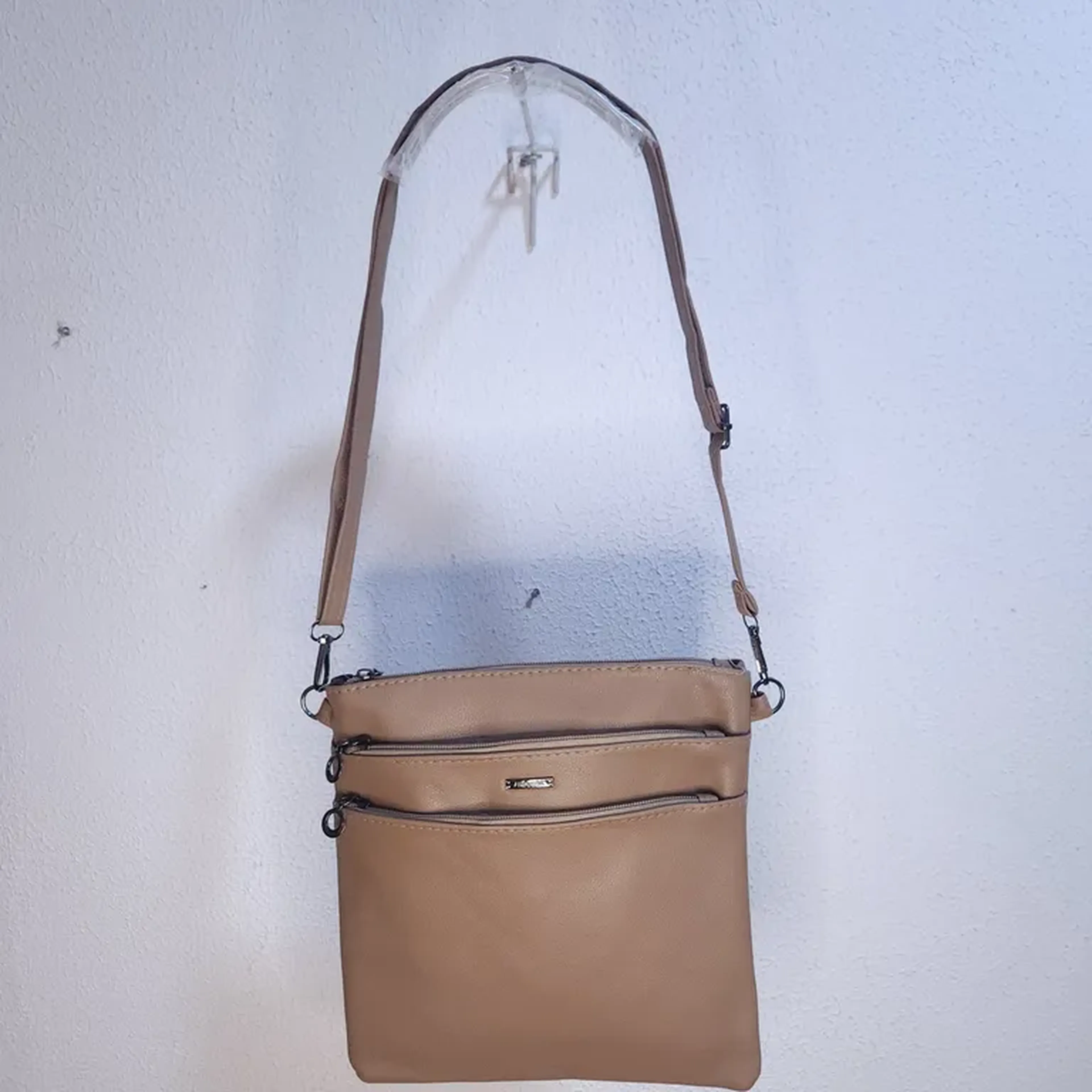 Bolsa quadrada fininha 01.020.GX80.8437.BG imagem