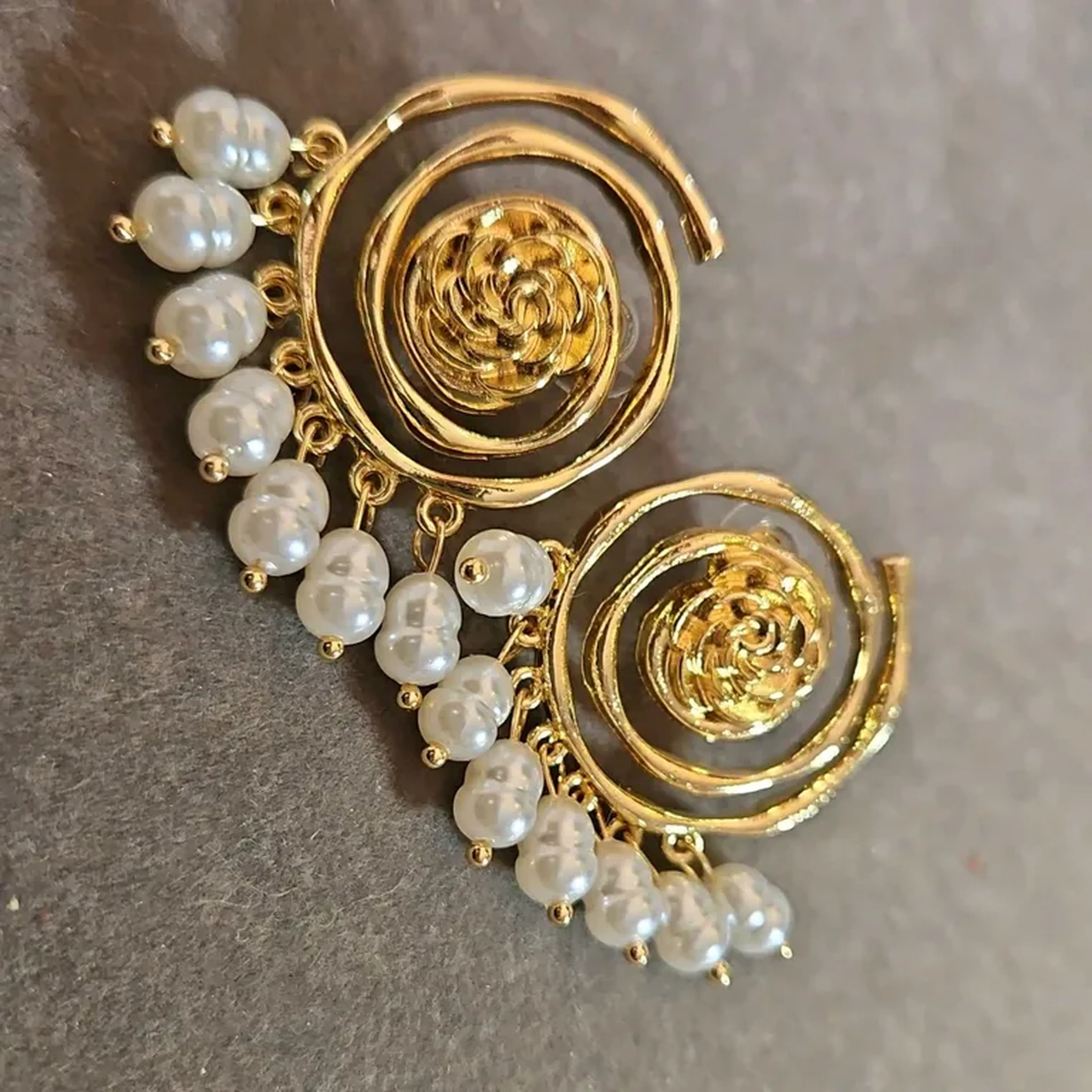 Brincos de Ouro com Pérolas imagem