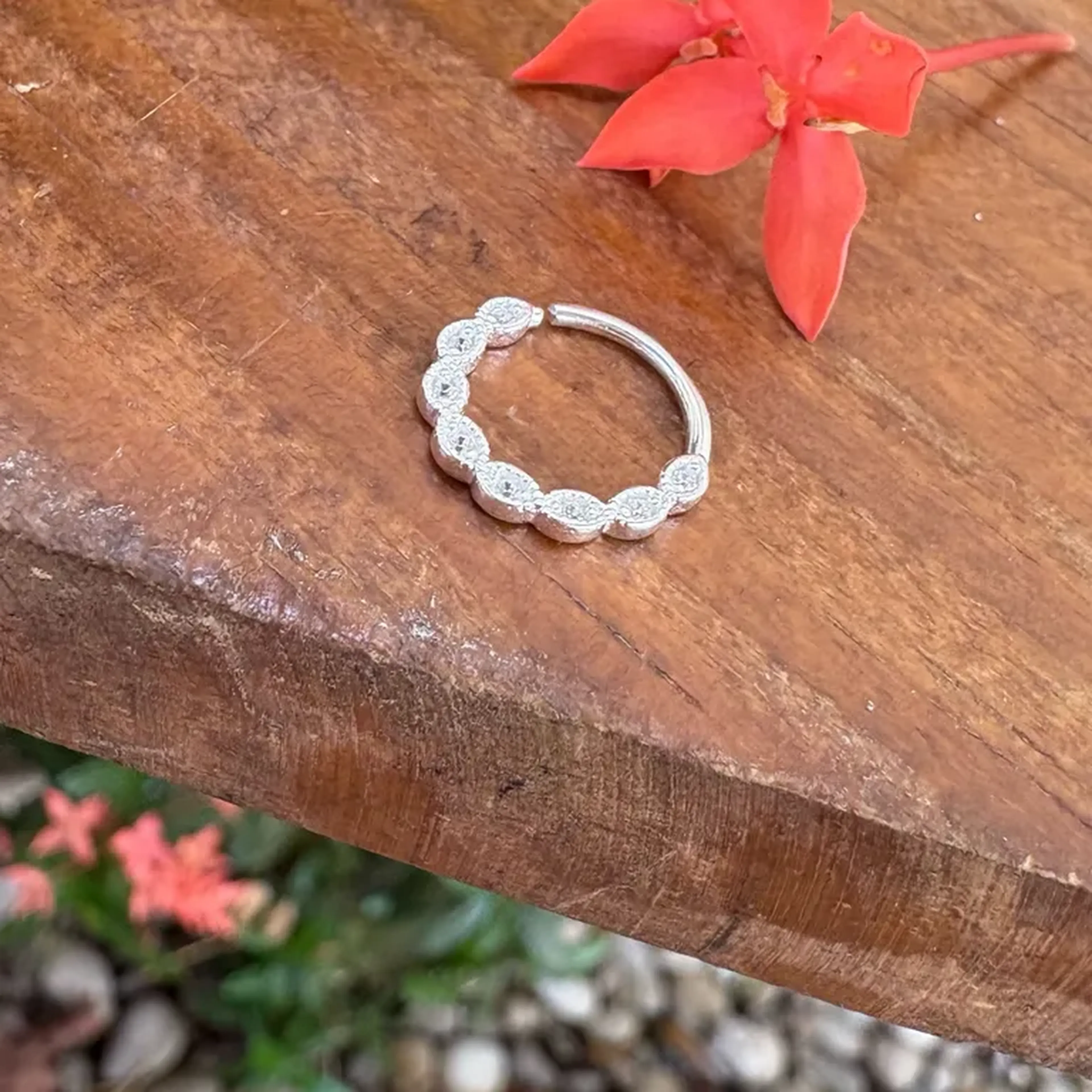 Piercing hélix zircônia imagem