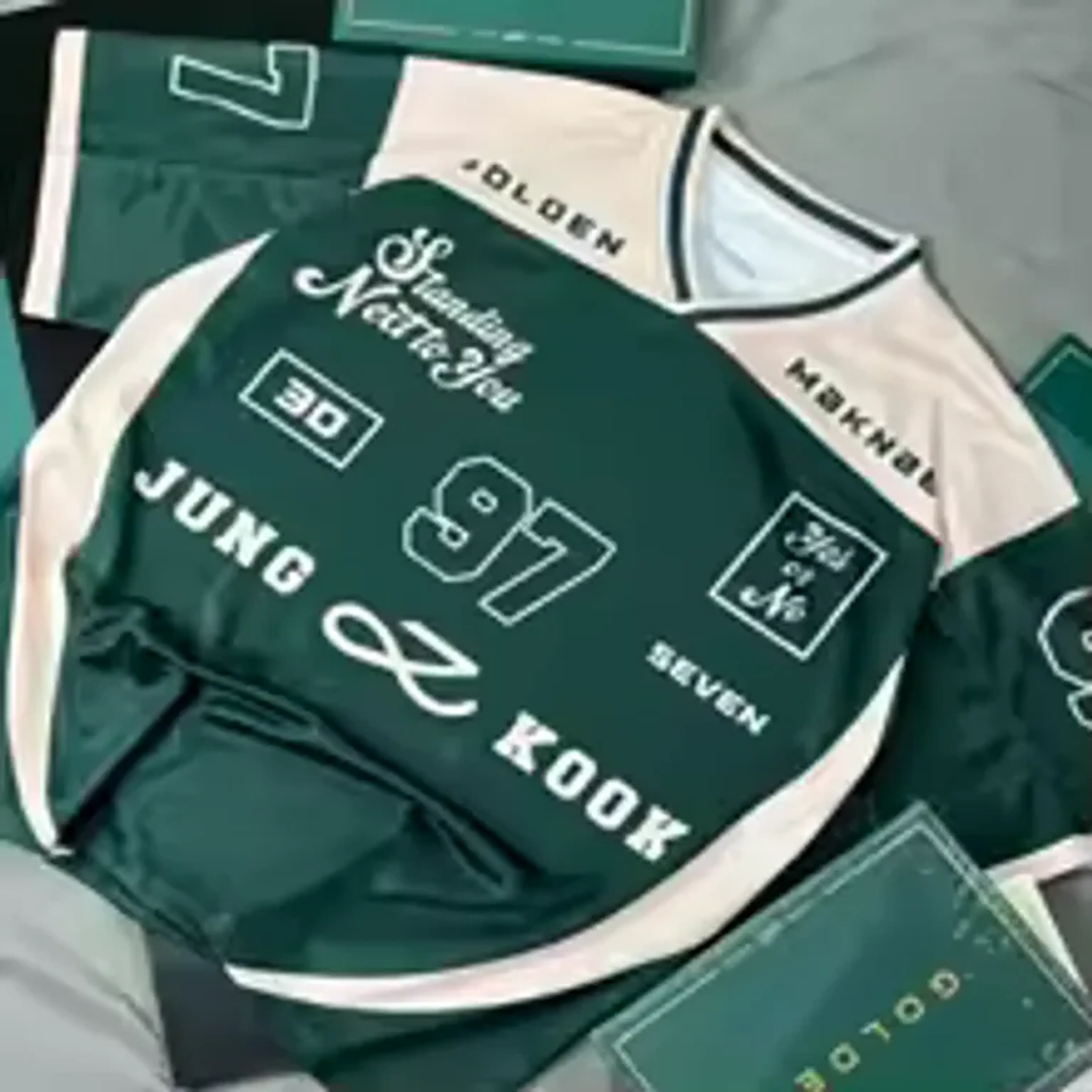CAMISETAQ JUNG KOOK SEVEN VERDE imagem
