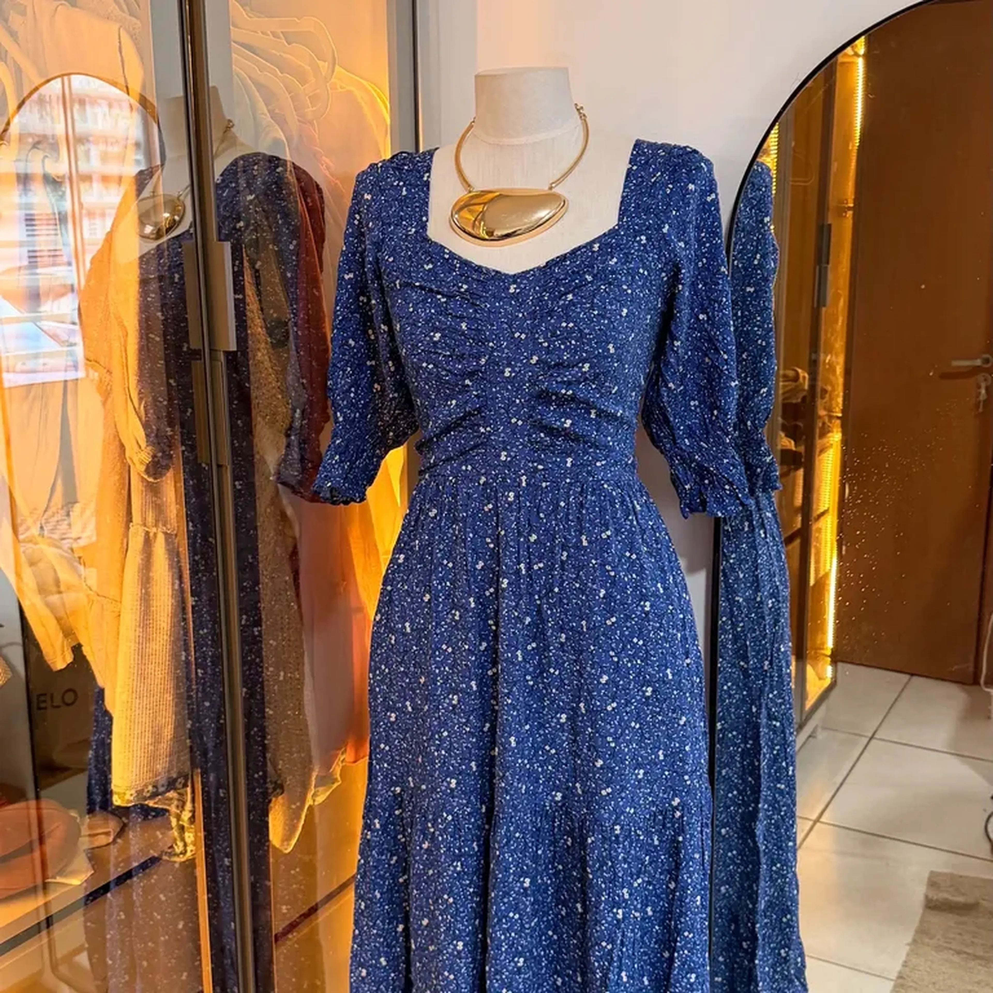 vestido azul viscose imagem