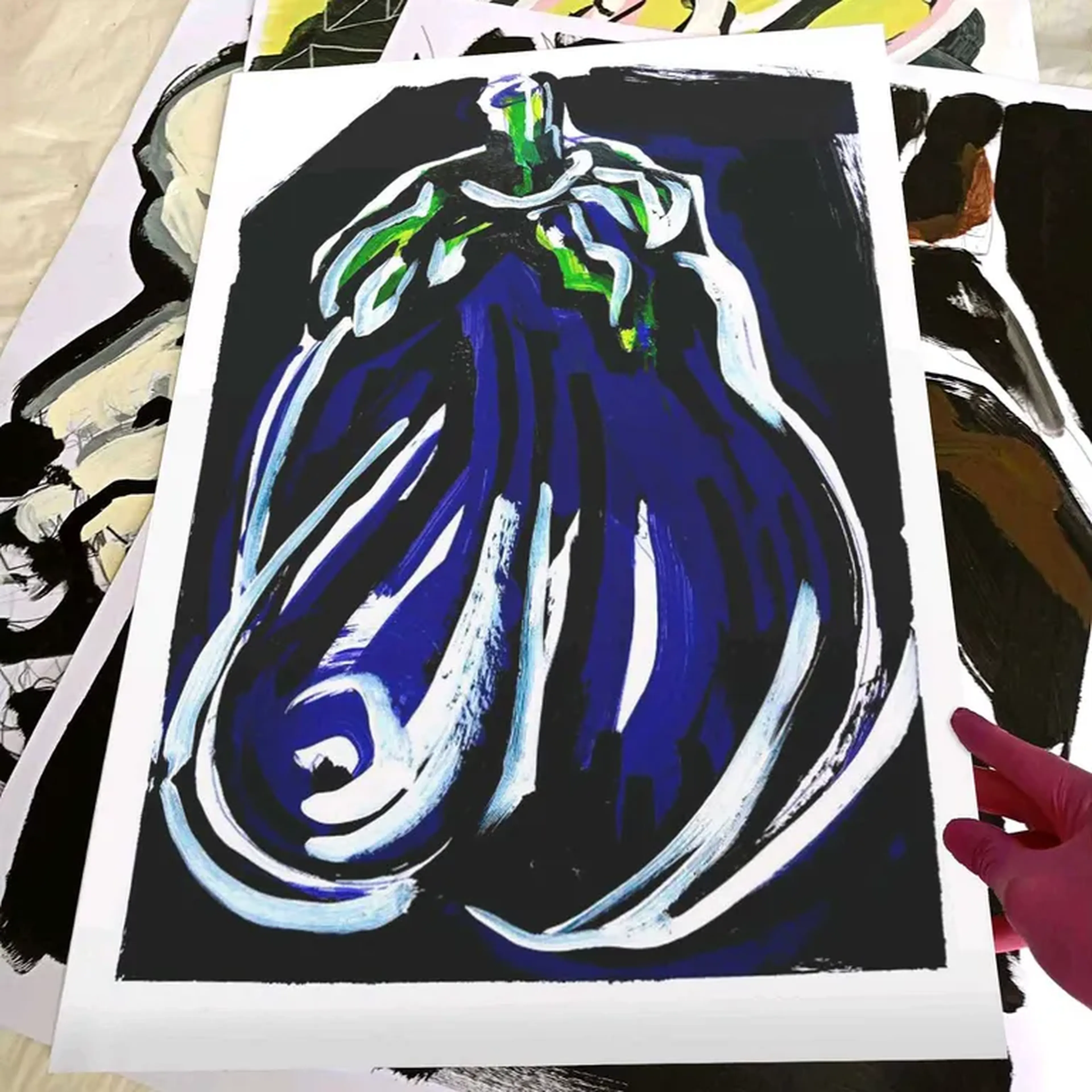 Para 5° C - An odd aubergine - 42x60 cm gravura assinada imagem