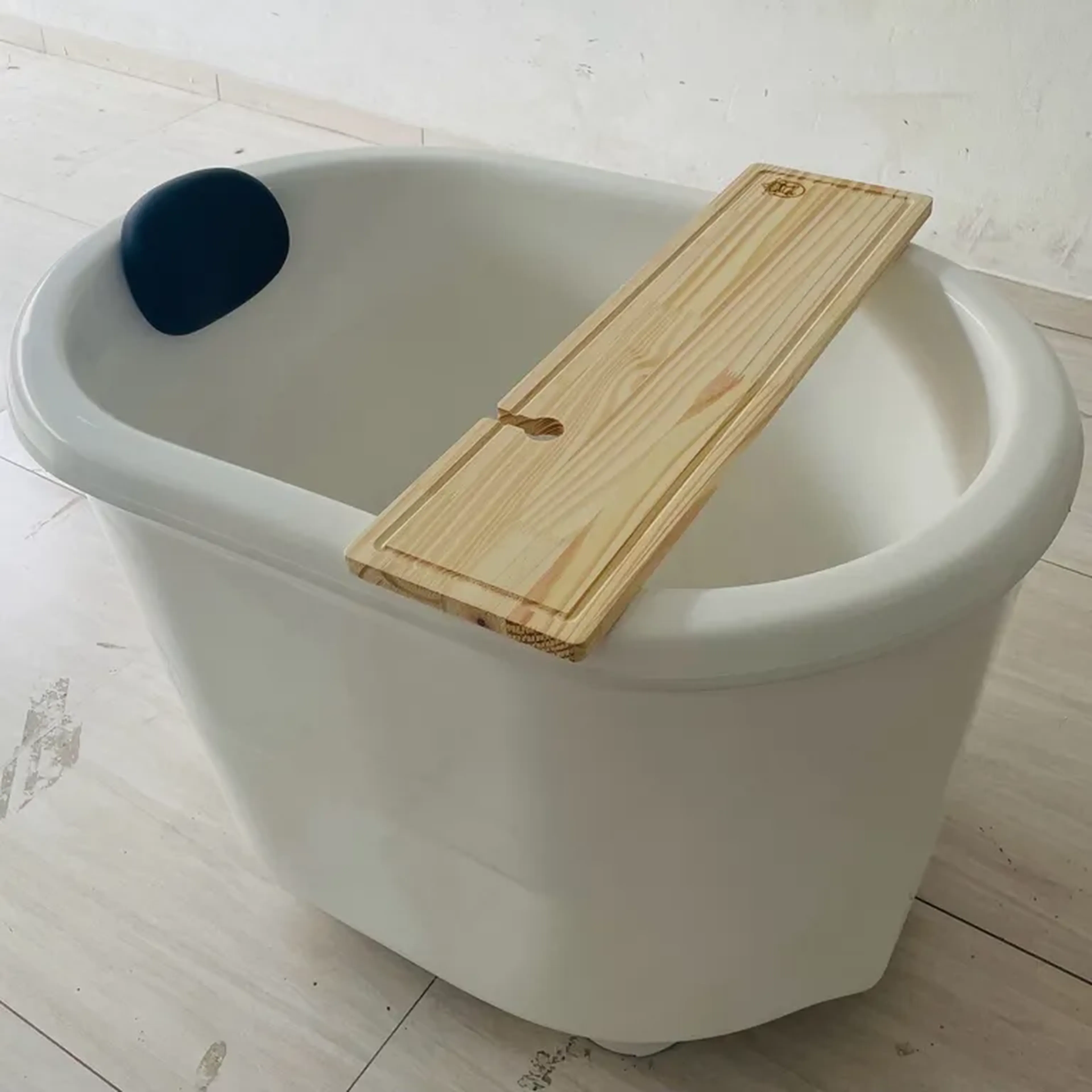 ofurô 100x70 + tábua e travesseiro imagem