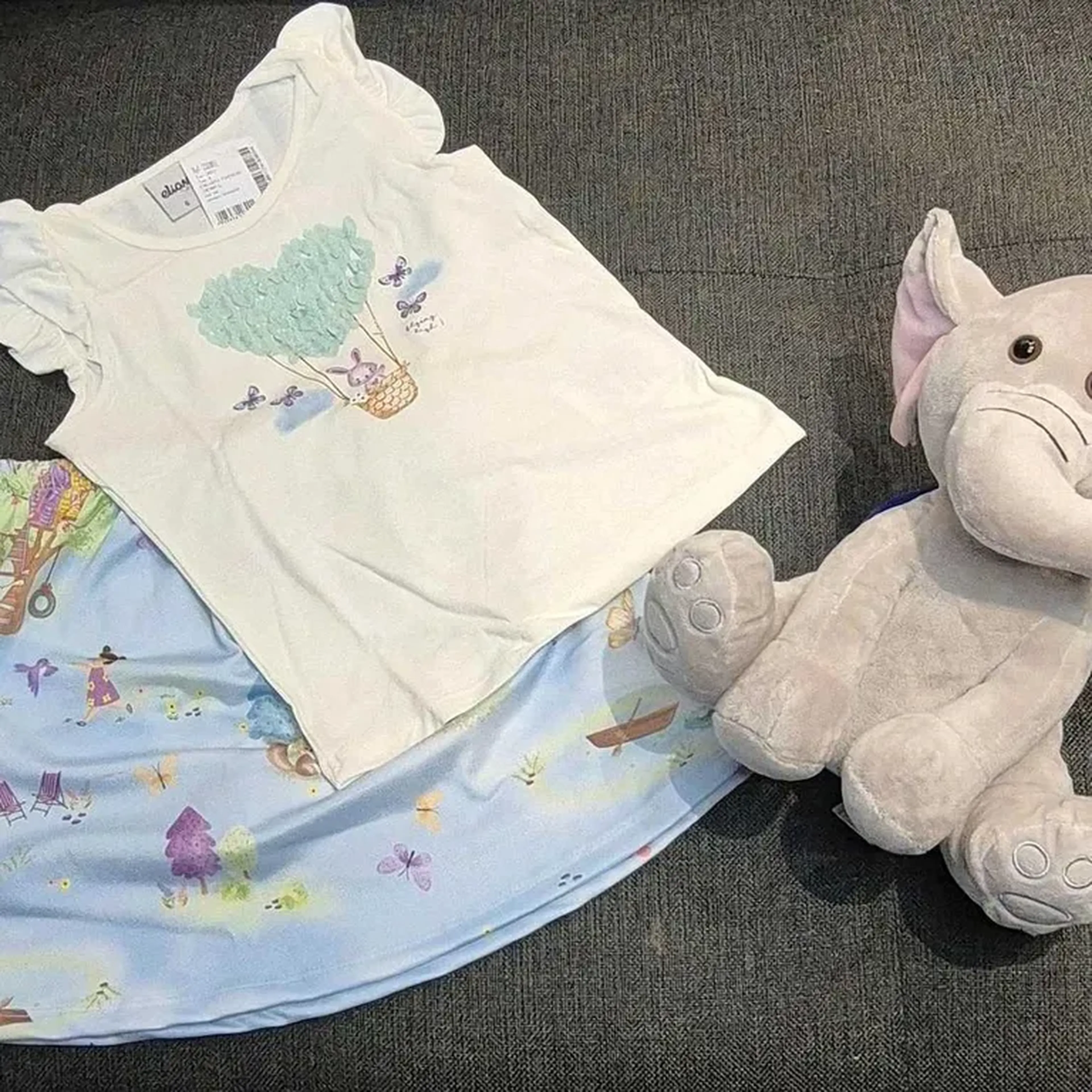 Conj Blusa e Saia Coelho imagem