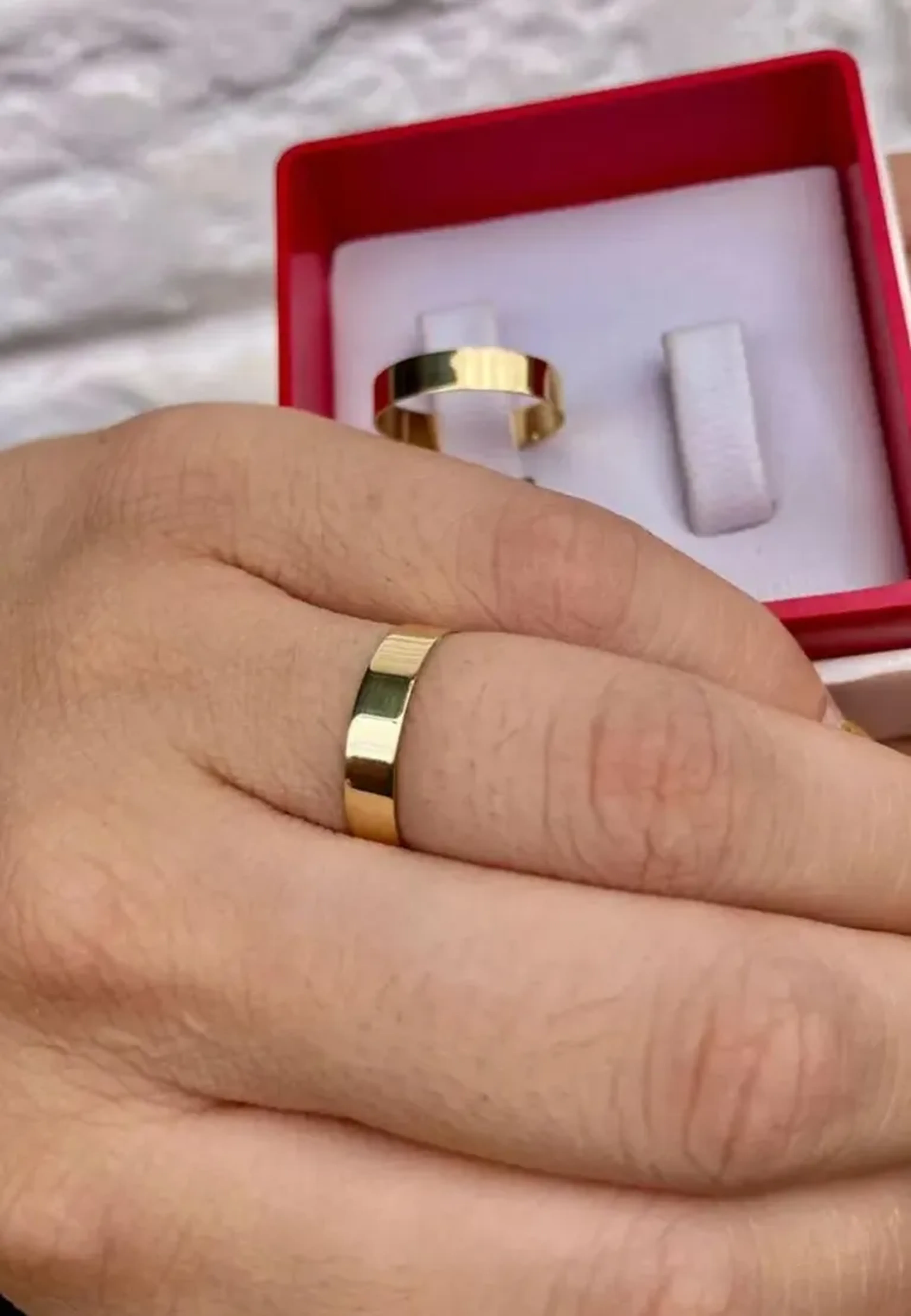 Par Alianças 4mm 4gr ouro 18k imagem