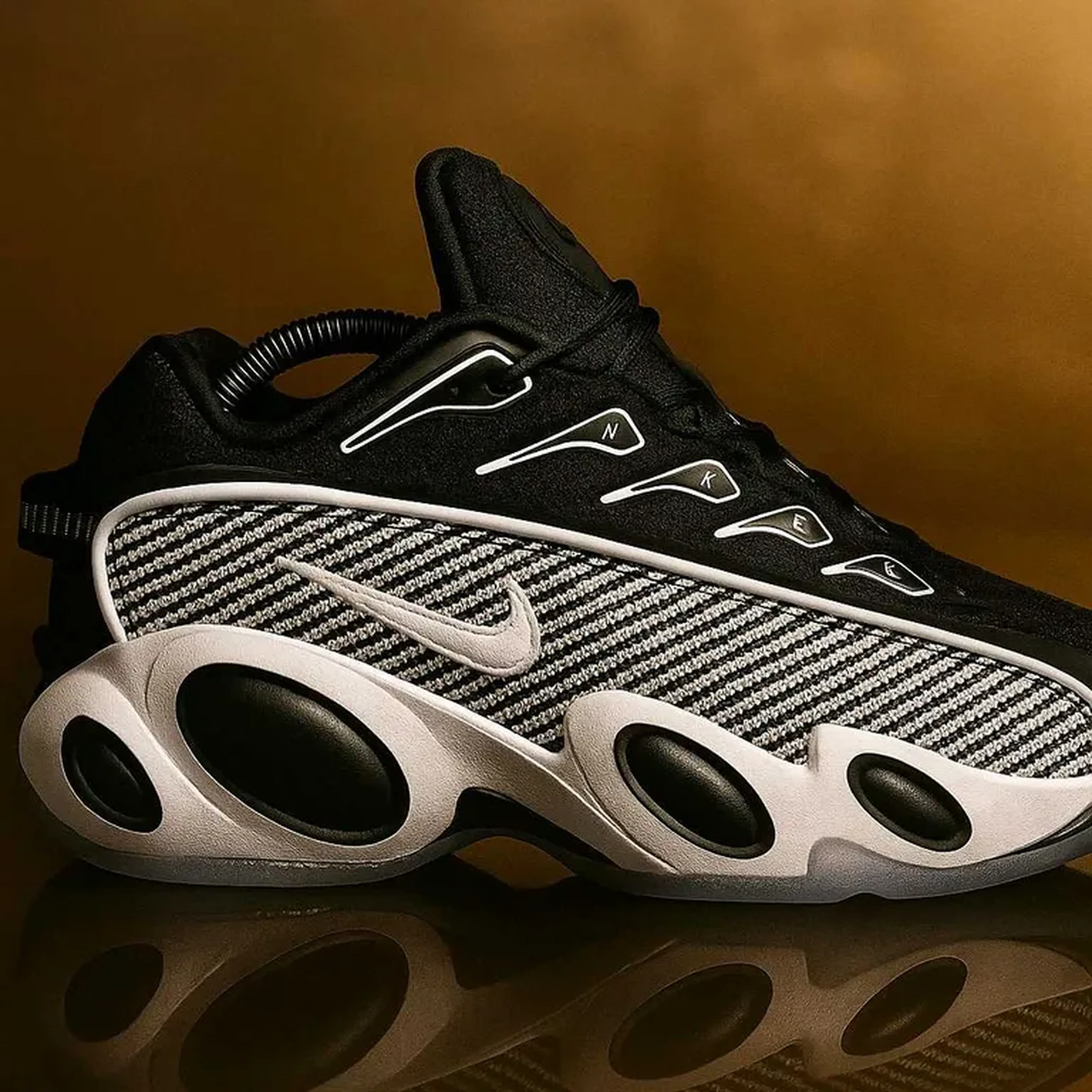 Nocta Glide Black White imagem
