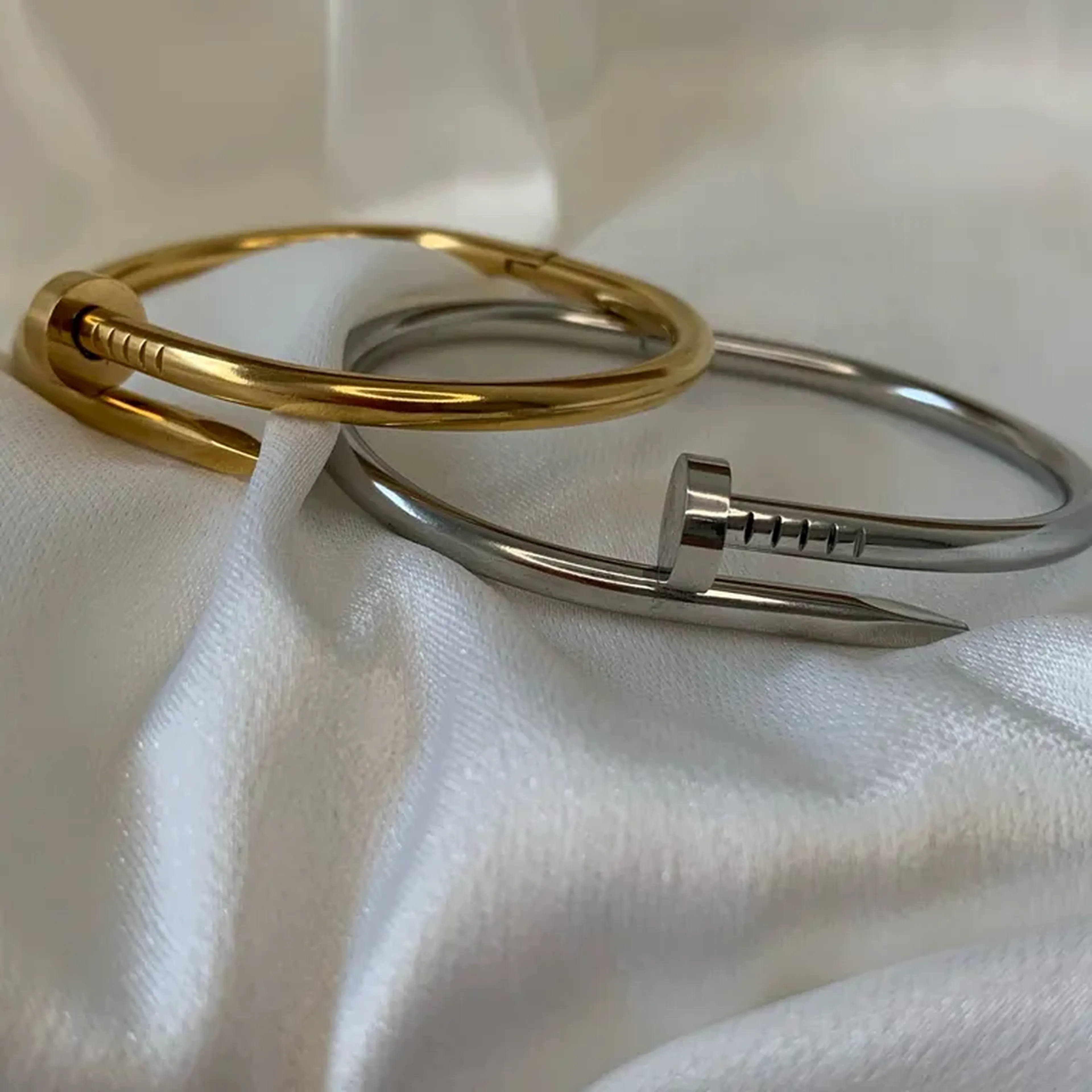 Bracelete Prego dos famosos em aço inoxidável imagem