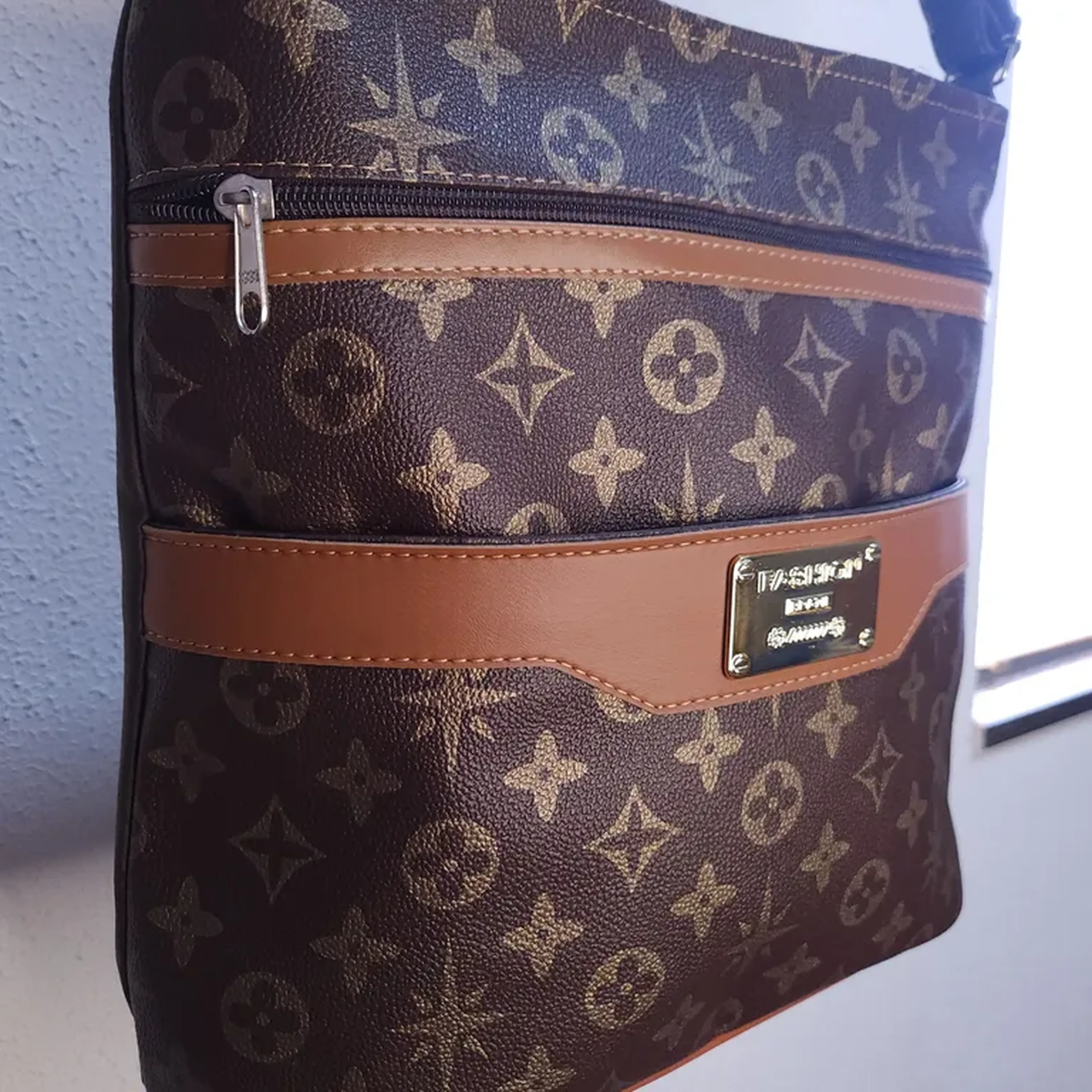 Bolsa quadrada estampada marrom 01.018.SM.0202.MA.EST imagem