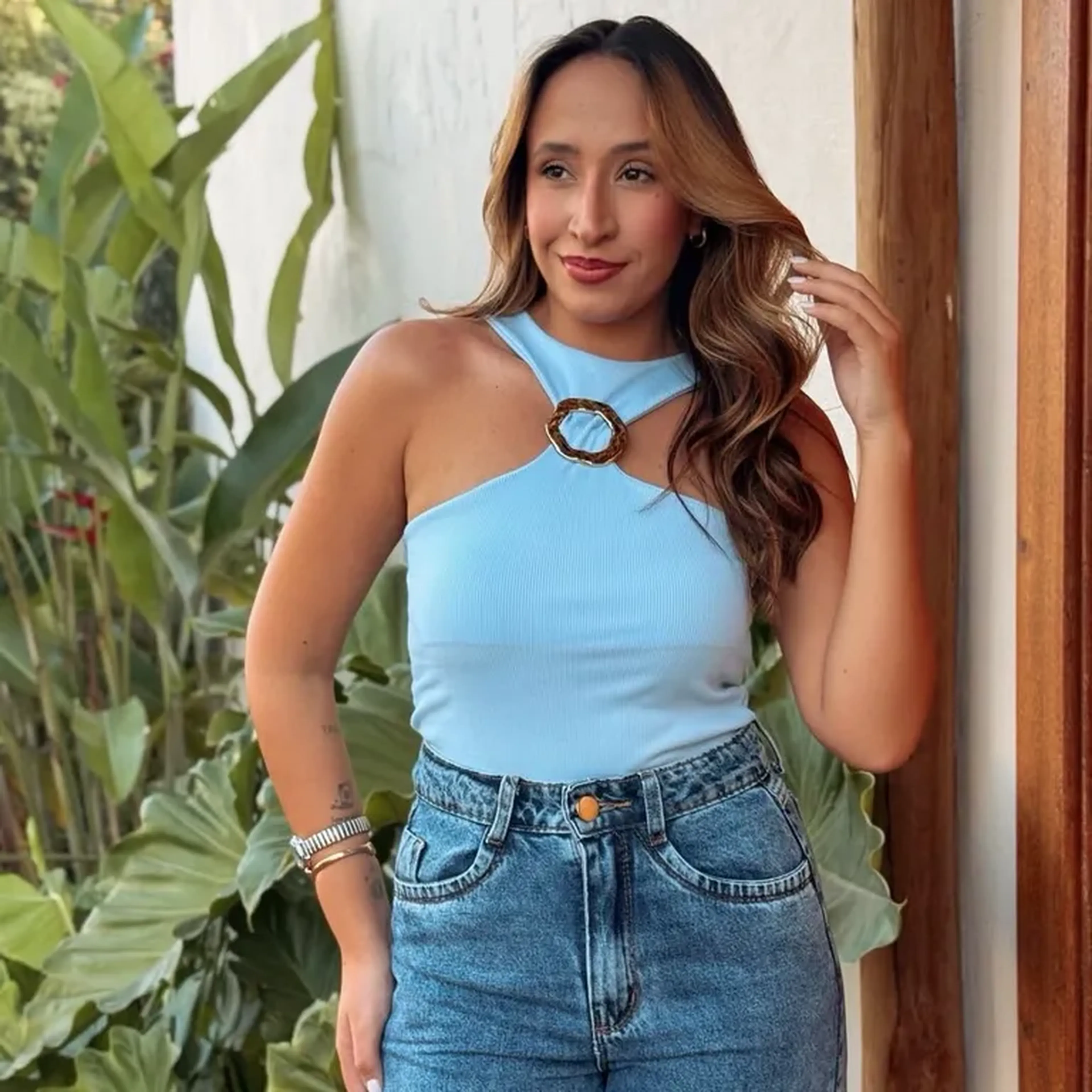 Blusa Cropped Detalhe Argola Dourada imagem