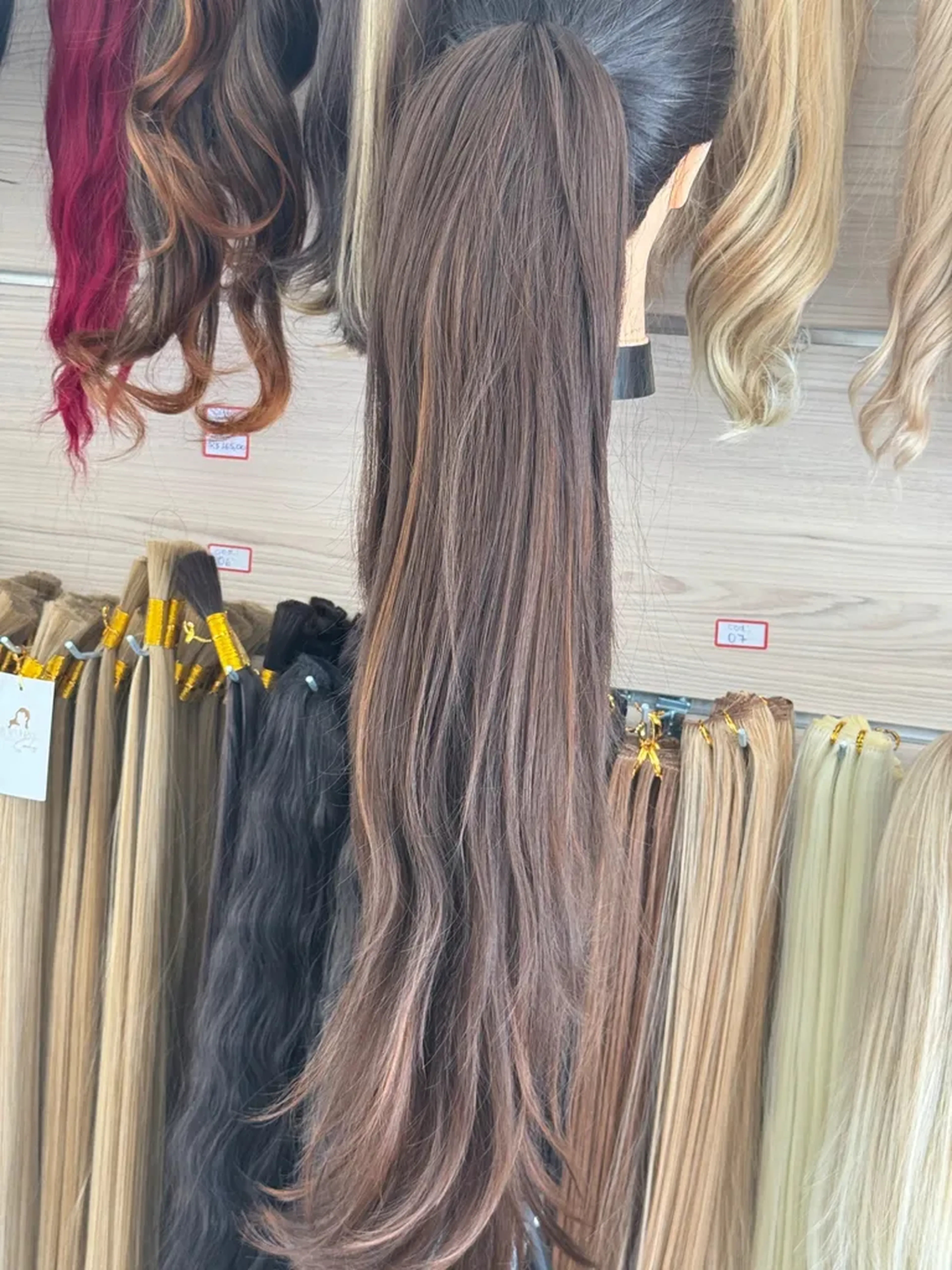 Cabelo orgânico morena iluminada imagem