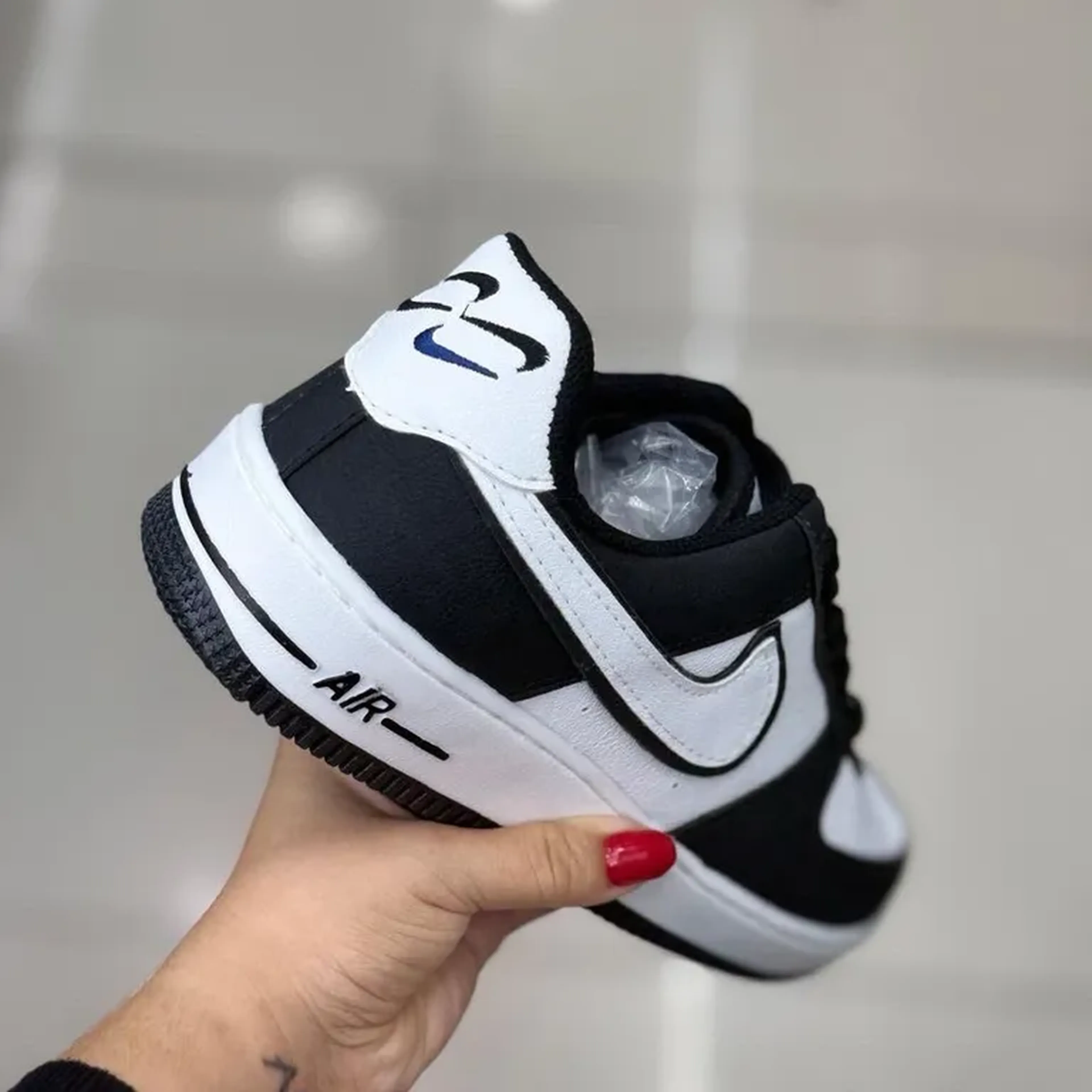 Nike Air Force 1 Low - Preto e Branco imagem