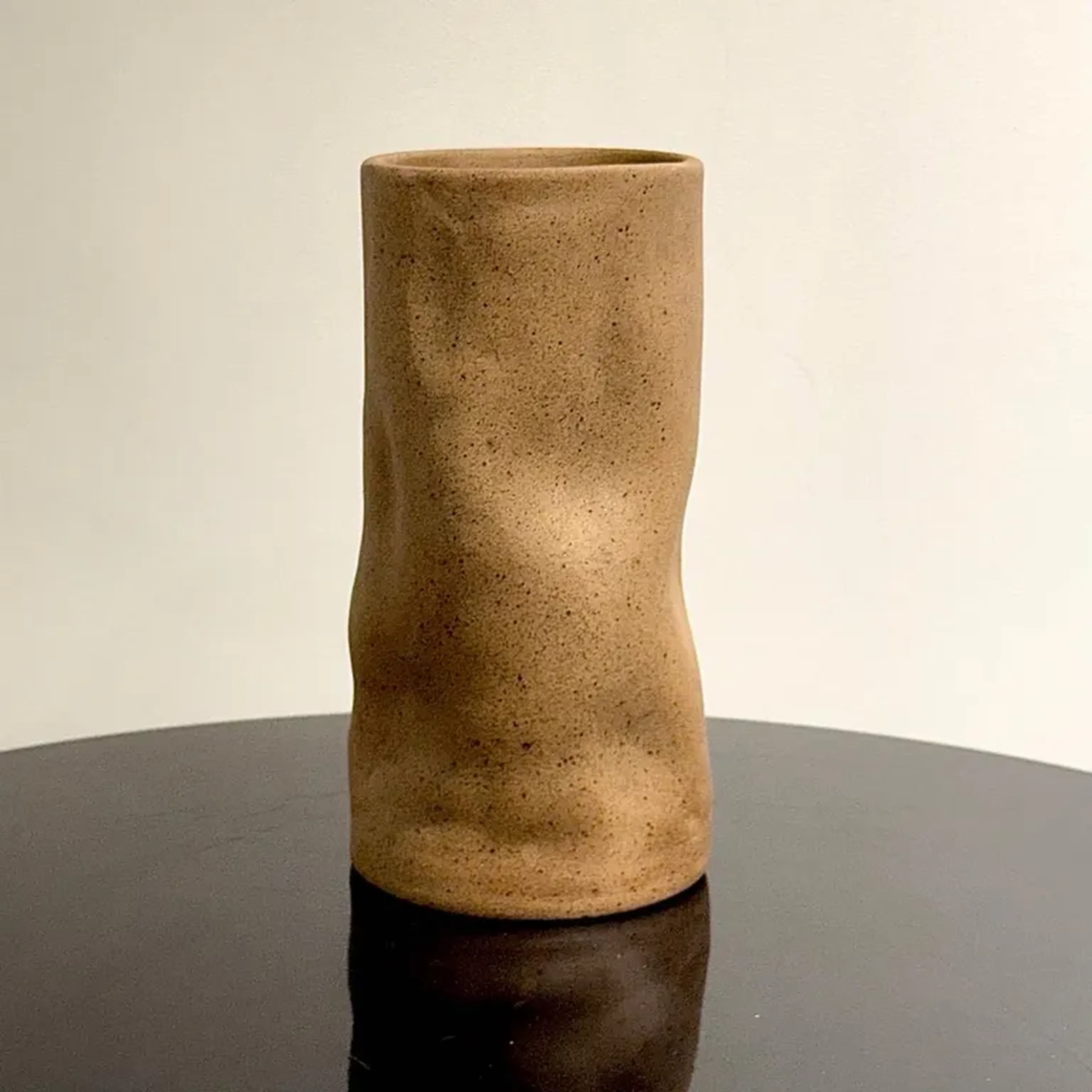 Vaso em Cerâmica Orgânico Feito à mão imagem