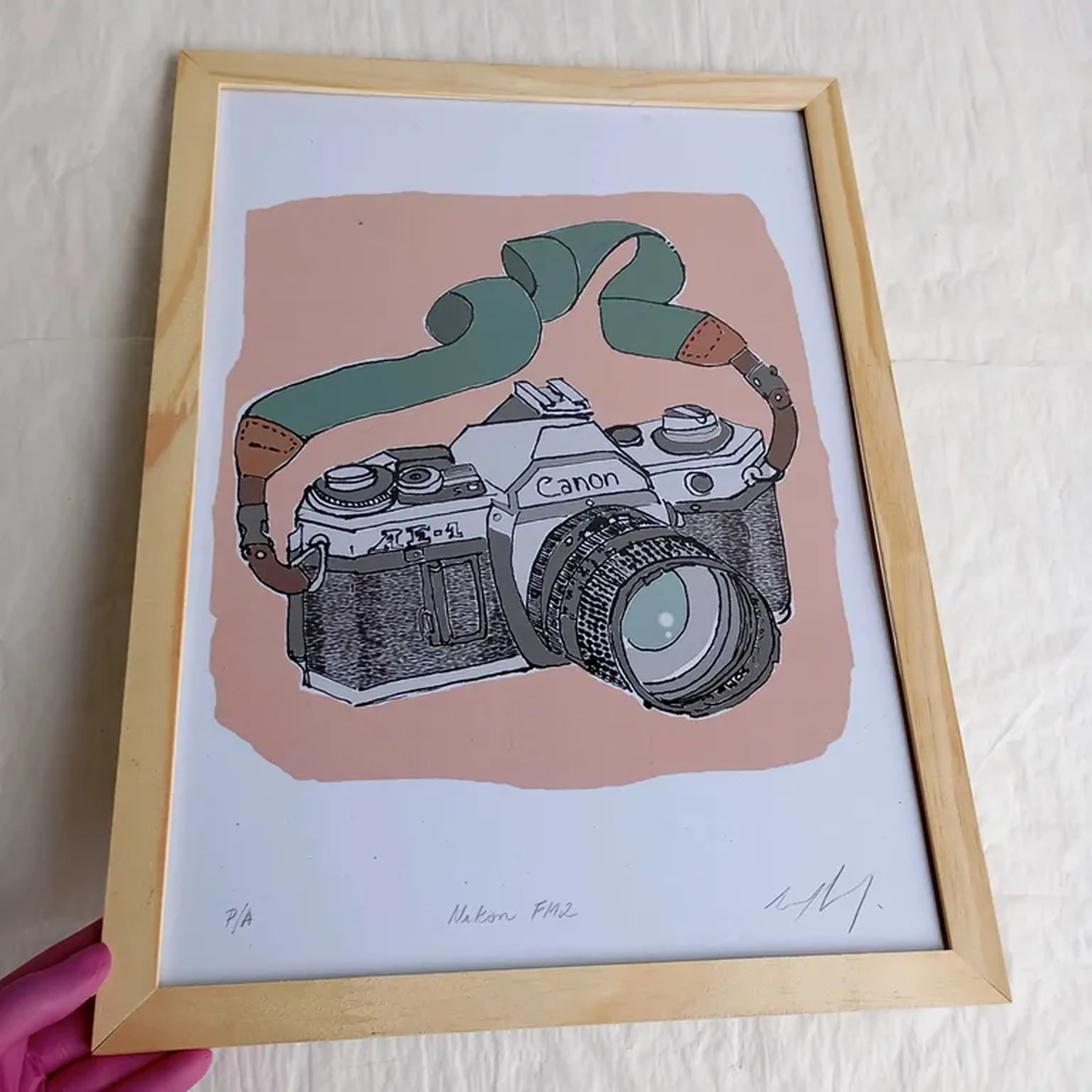 We Love Cameras - Canon AE1 - 30x42 cm moldura plana imagem