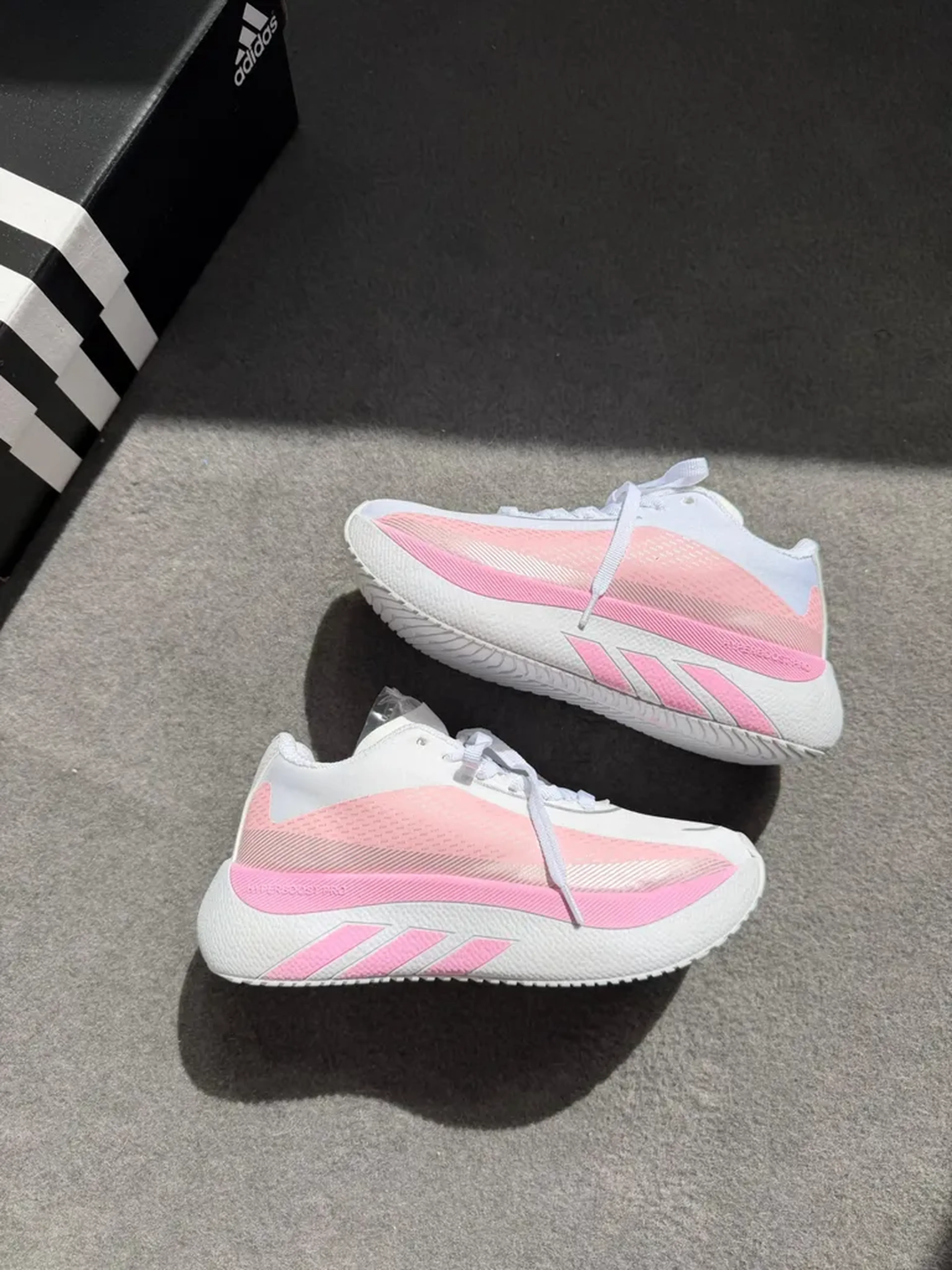 Adidas Hyperboost imagem