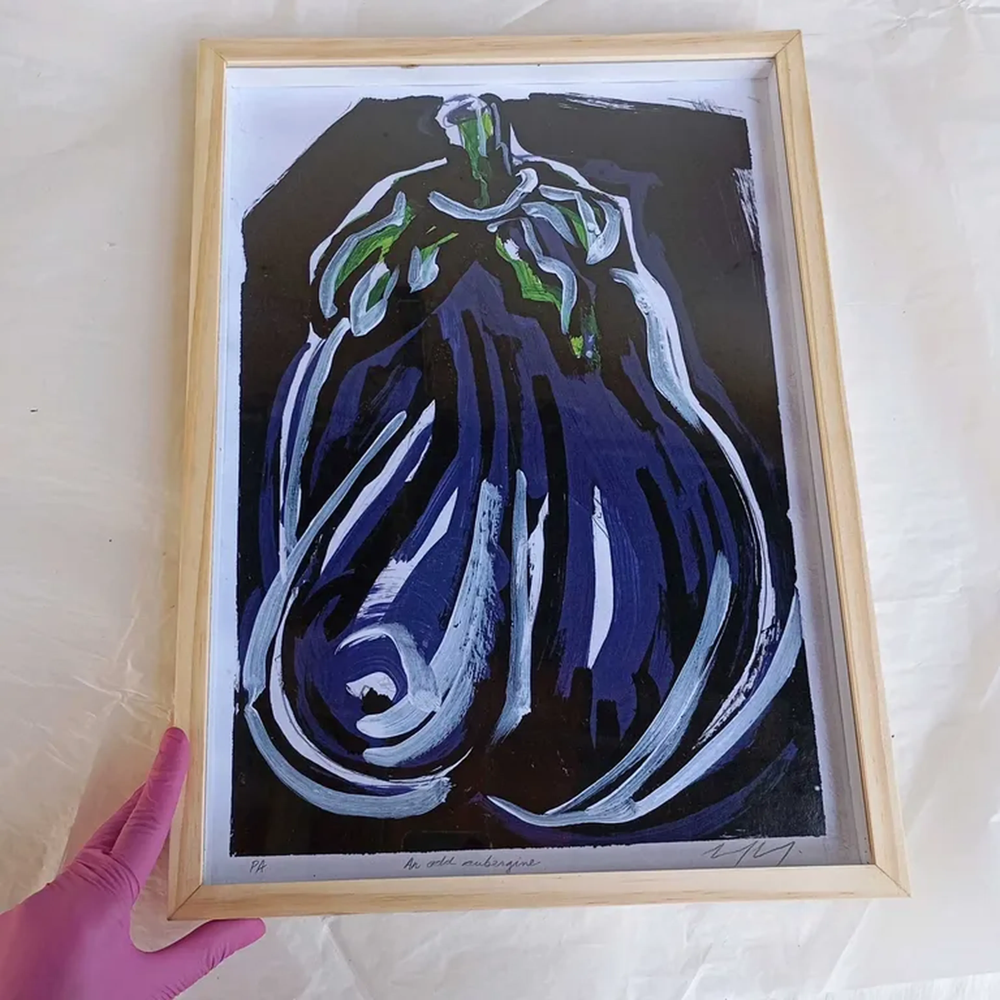 Para 5° C - An odd aubergine - 30 x 42 cm moldura alta imagem