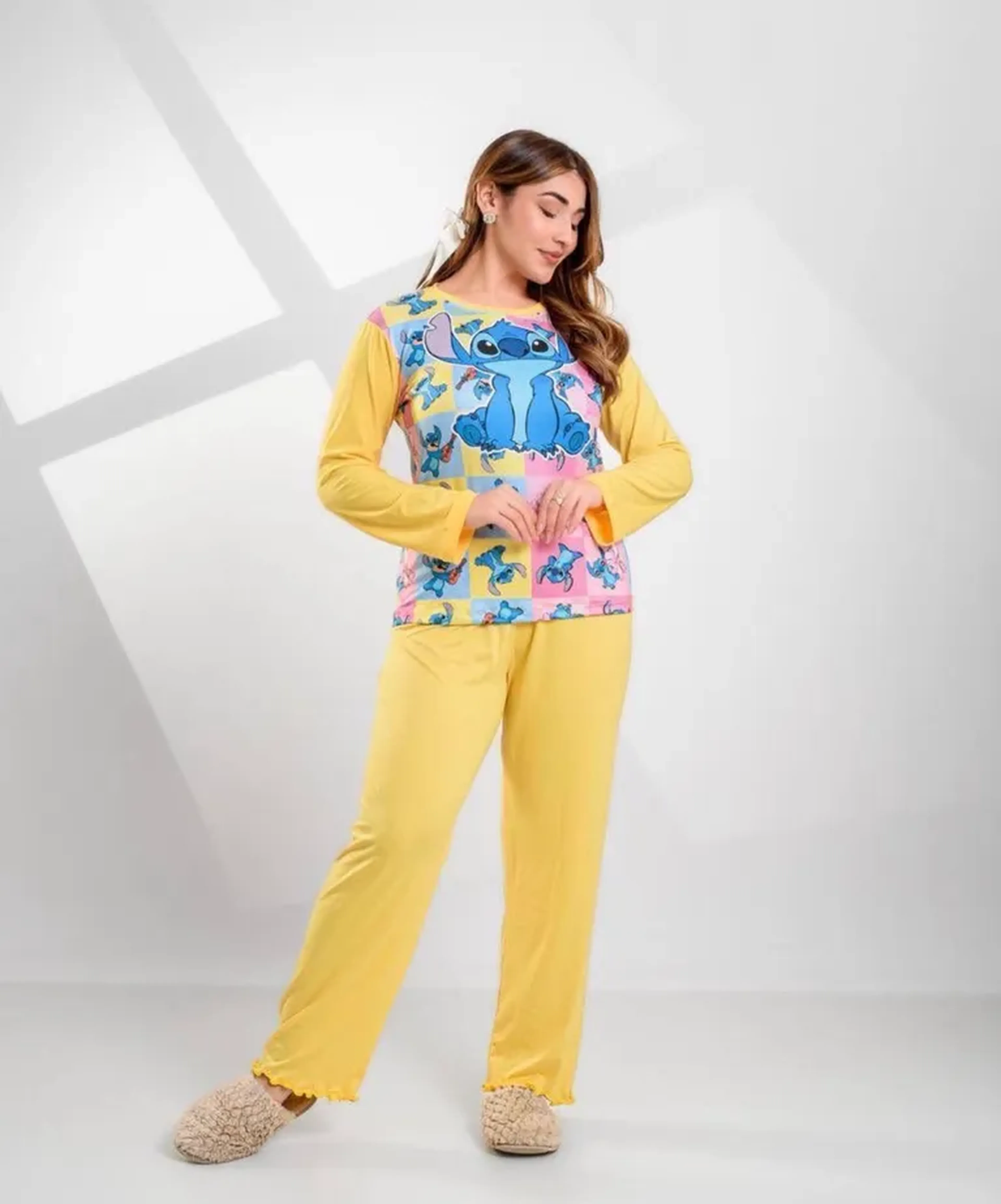 Pijamas adulto em suede imagem