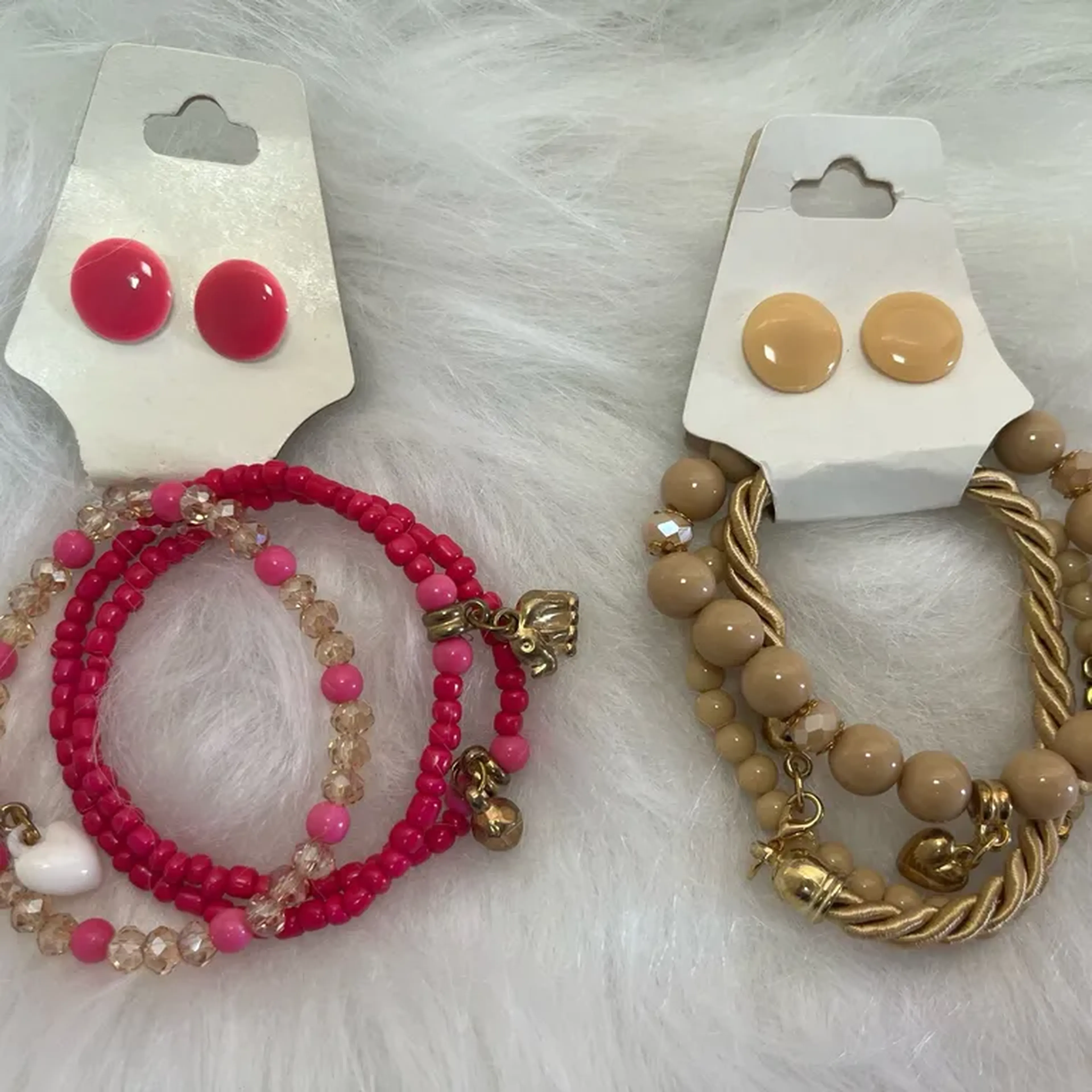 Brinco com pulseiras imagem