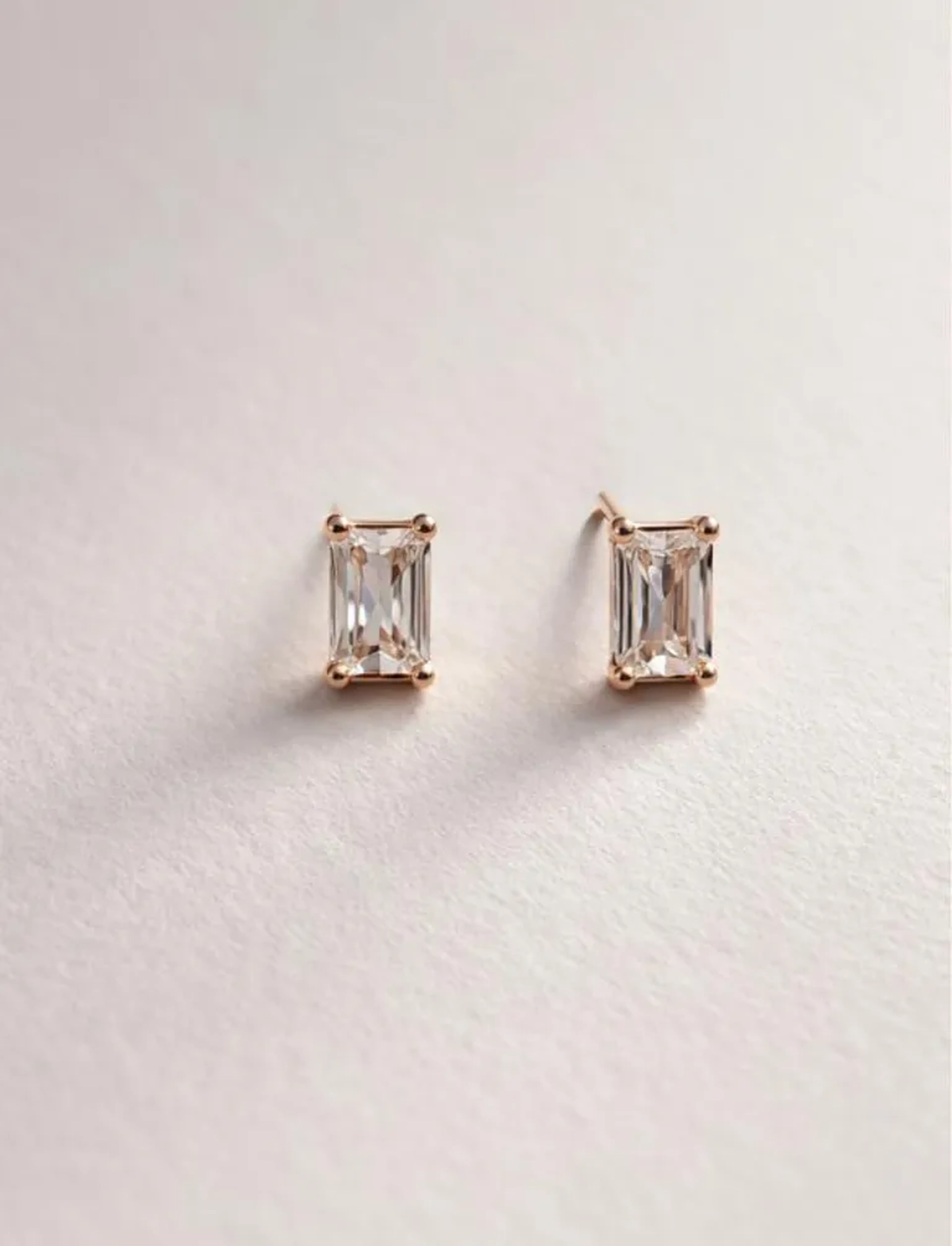 BRINCO RETANGULAR CRYSTAL SHINE imagem
