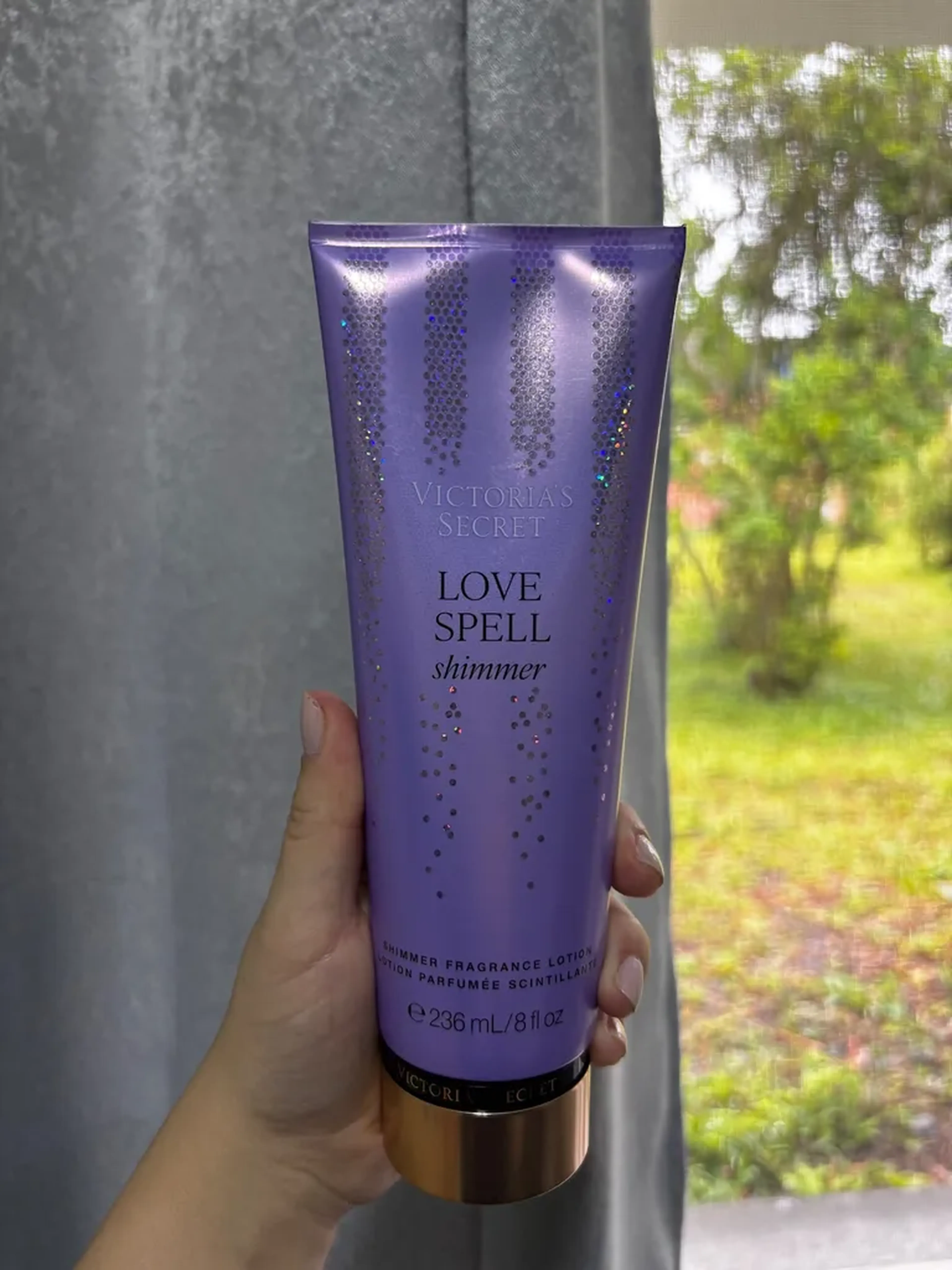Hidratante corporal Love Spell Shimmer Victoria’s Secret imagem