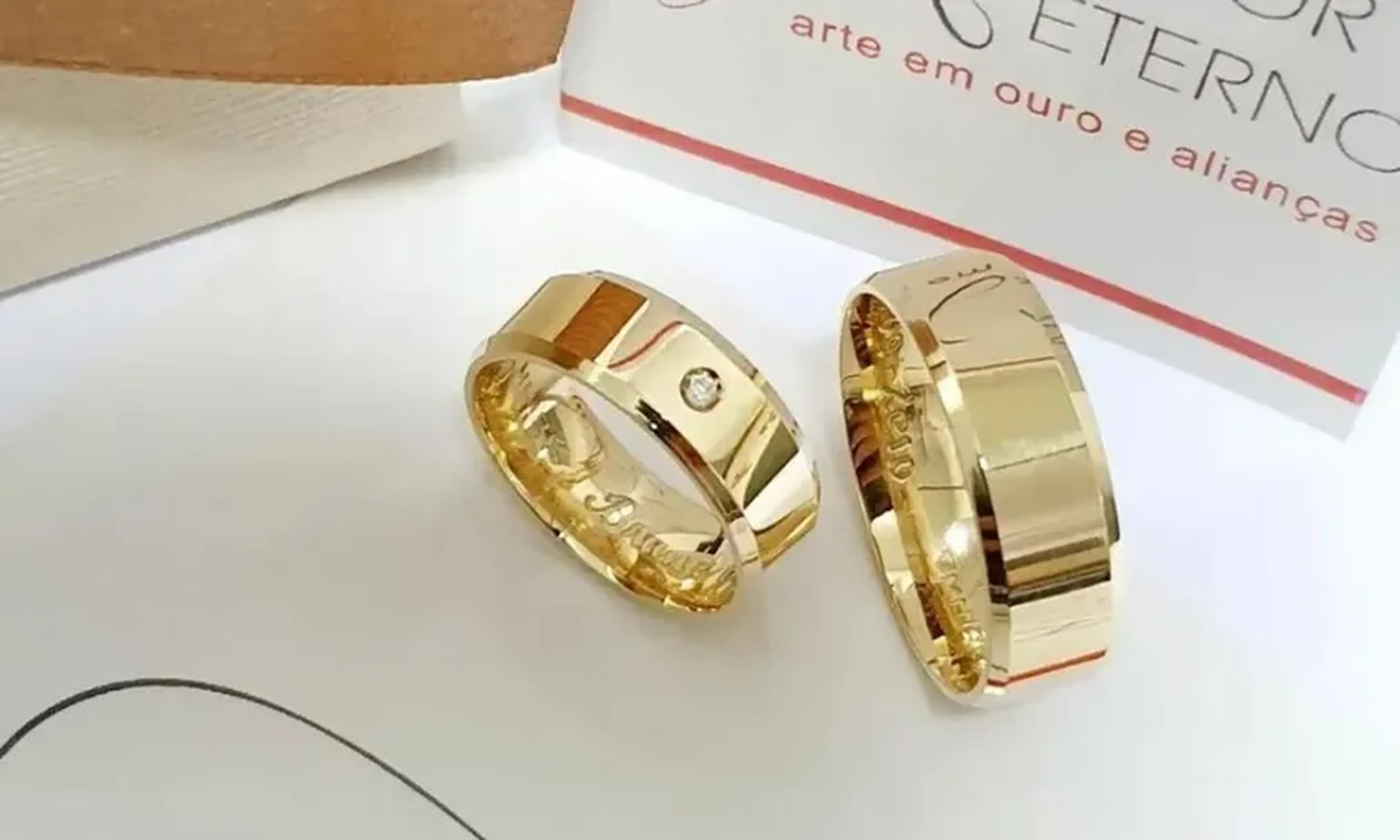Par Alianças Quadrada Chanfrada Reta 7mm 10g Pedra Ouro 18k imagem