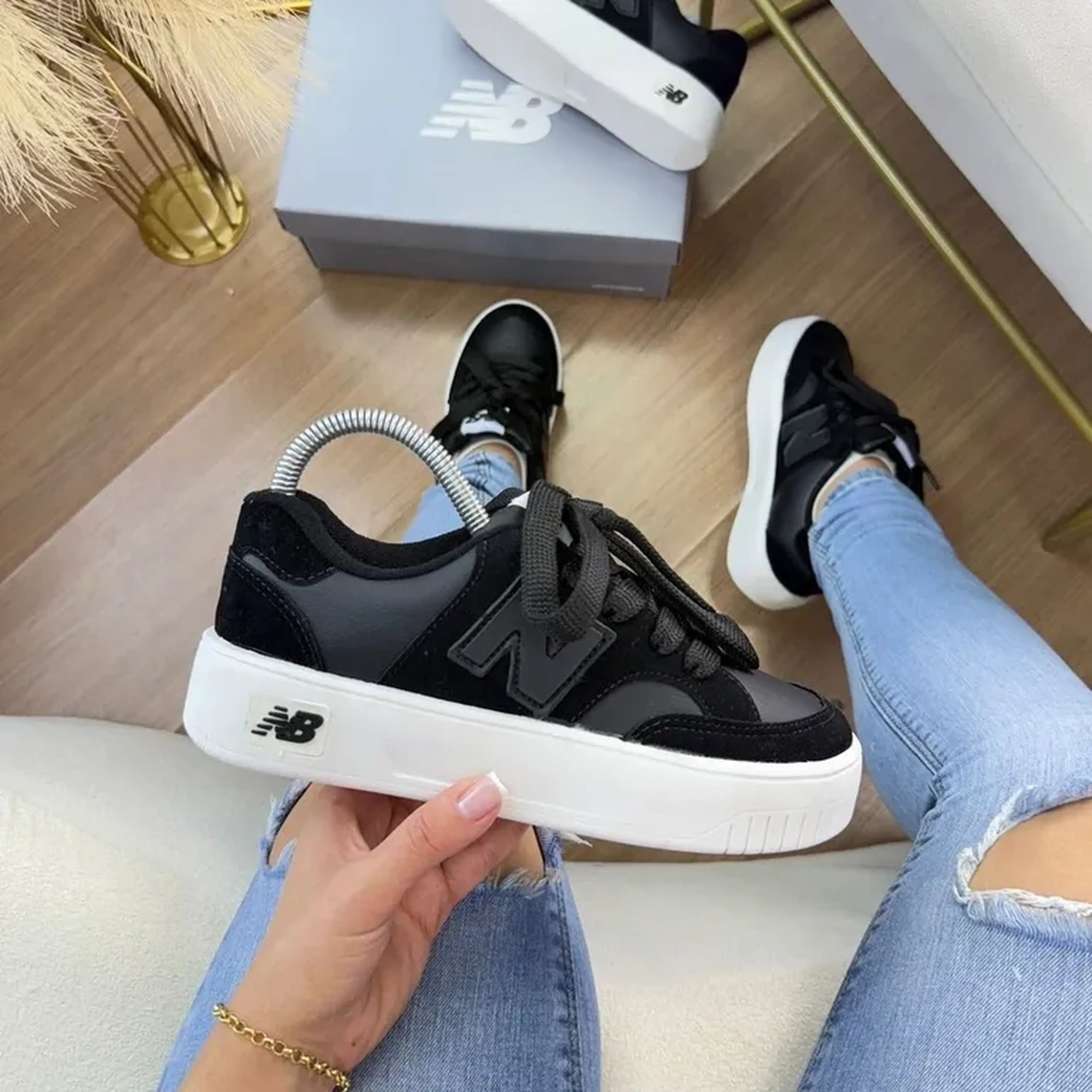 new balance preto imagem