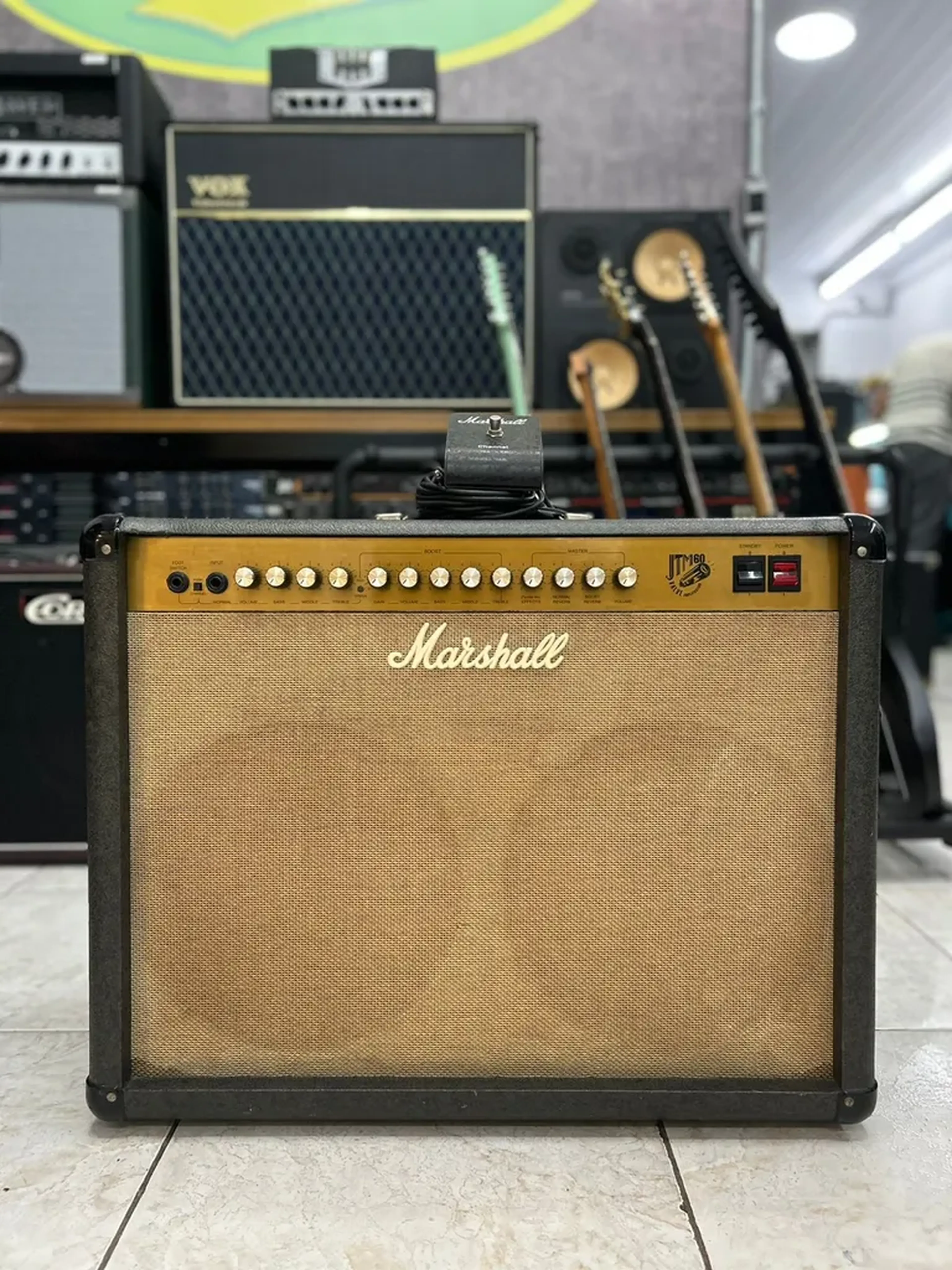 Amplificador Marshall JTM60 2x12 - usado imagem