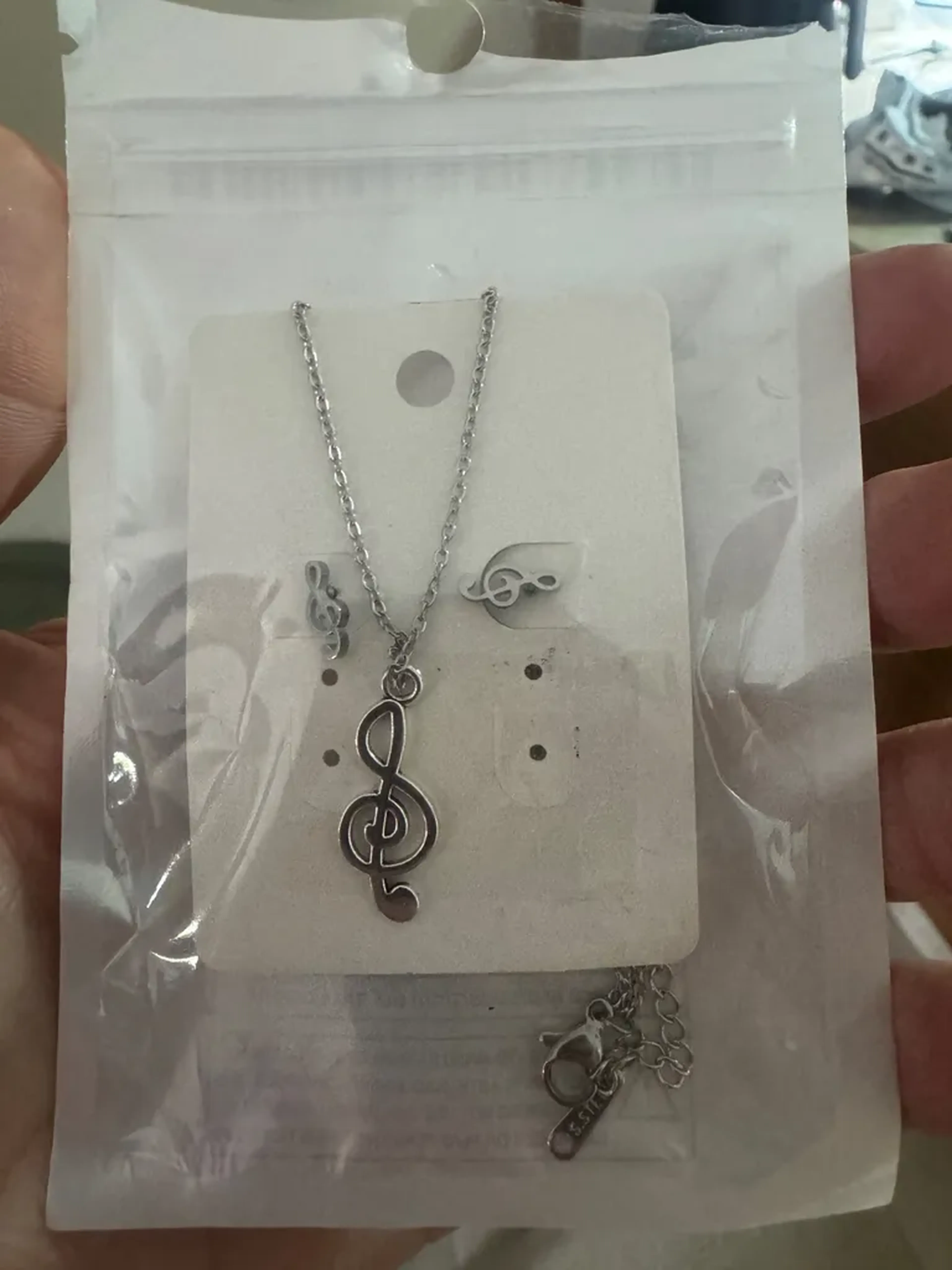 Cordão, pingente e brinco clave de sol imagem