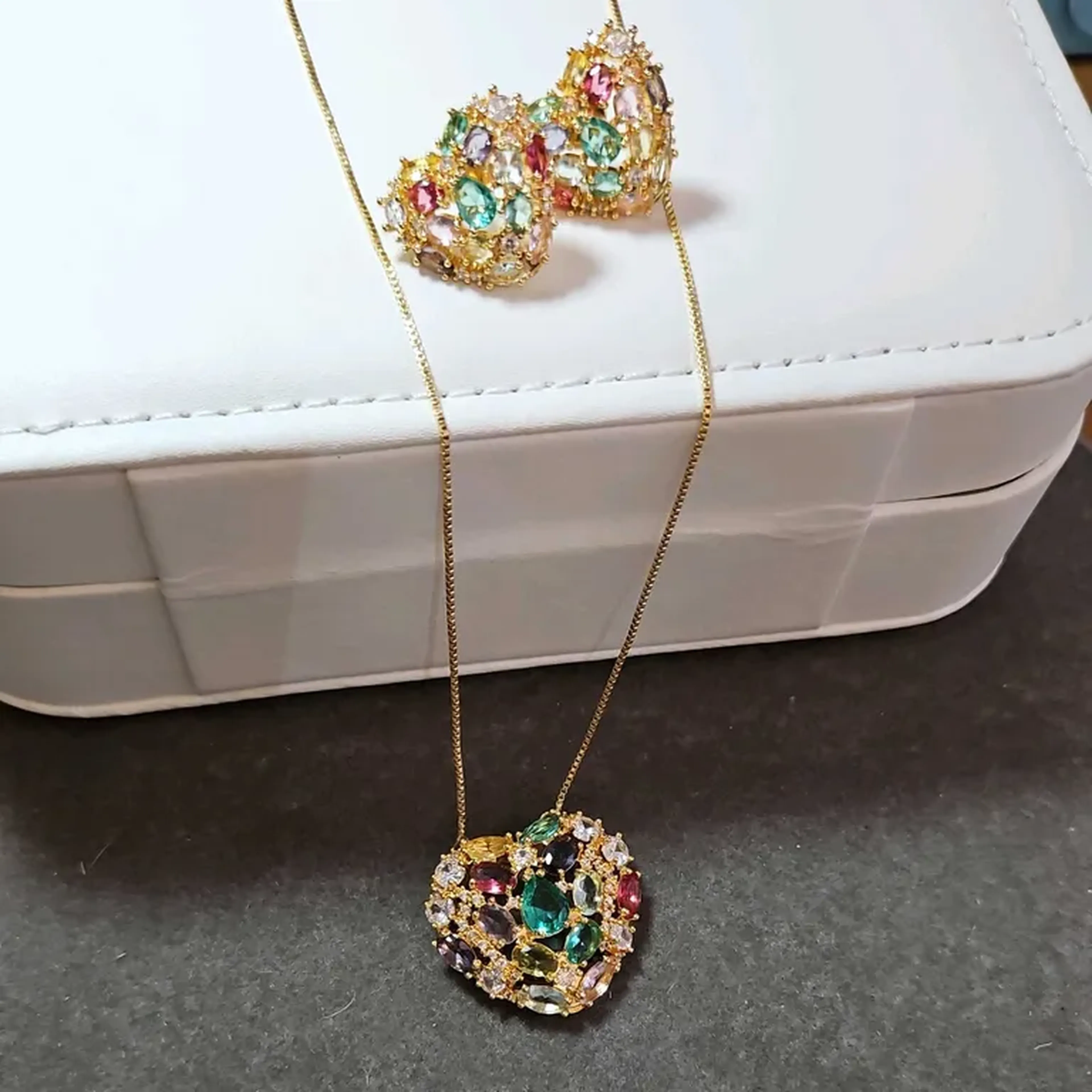 Conjunto coração colors no banho ouro imagem