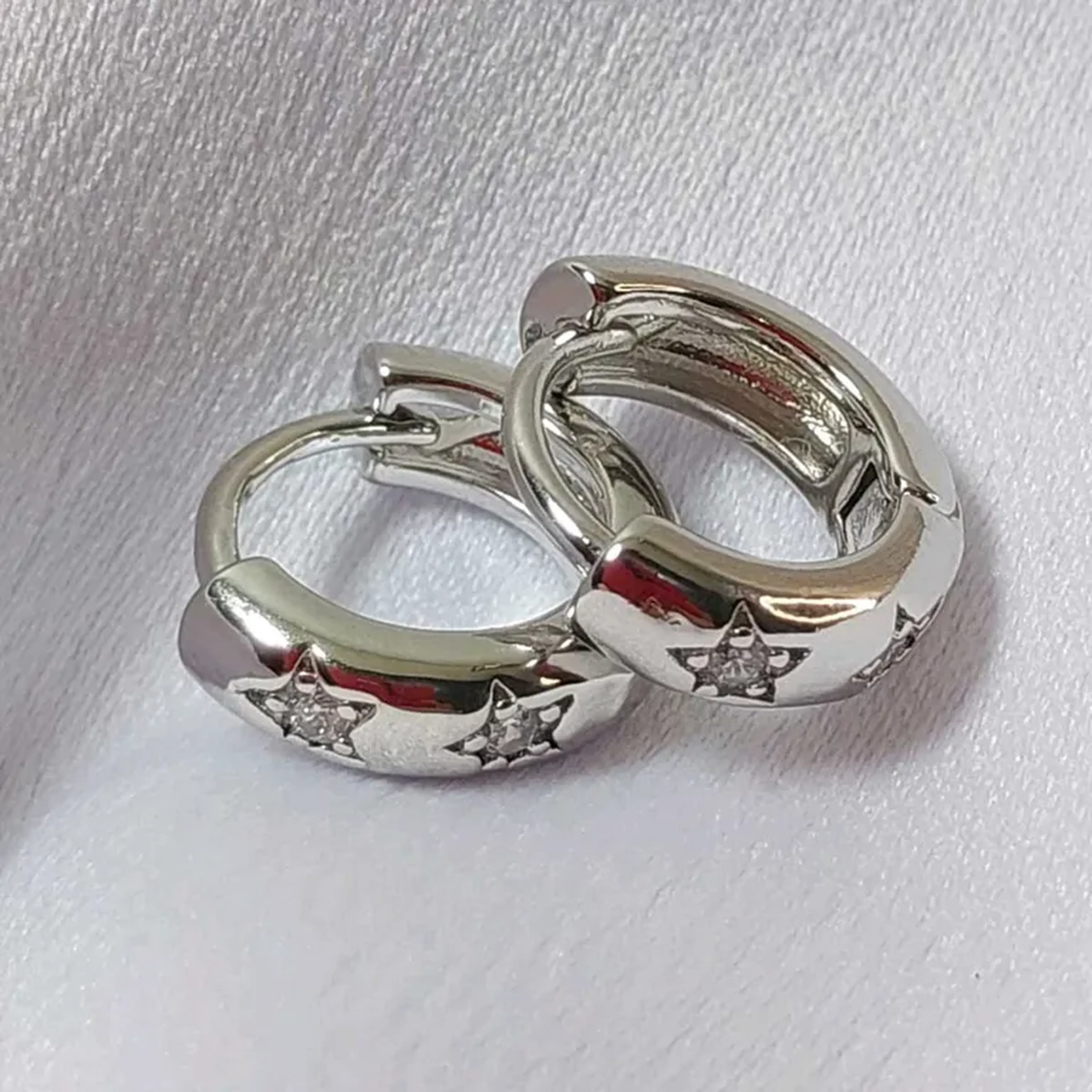 BRINCO RÓDIO ARGOLA ESTRELA imagem