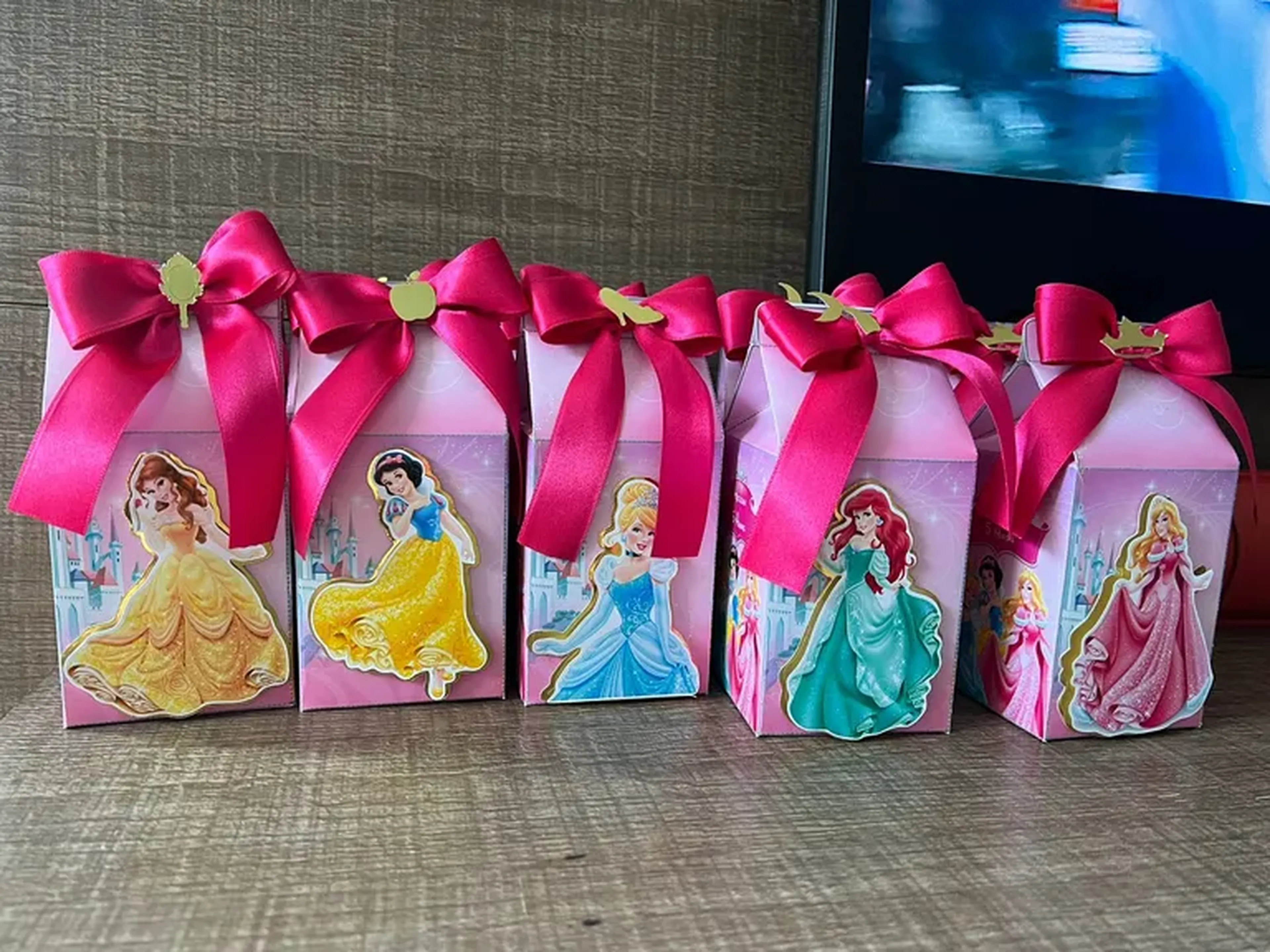Arquivo Digital Caixa Milk - Princesas imagem