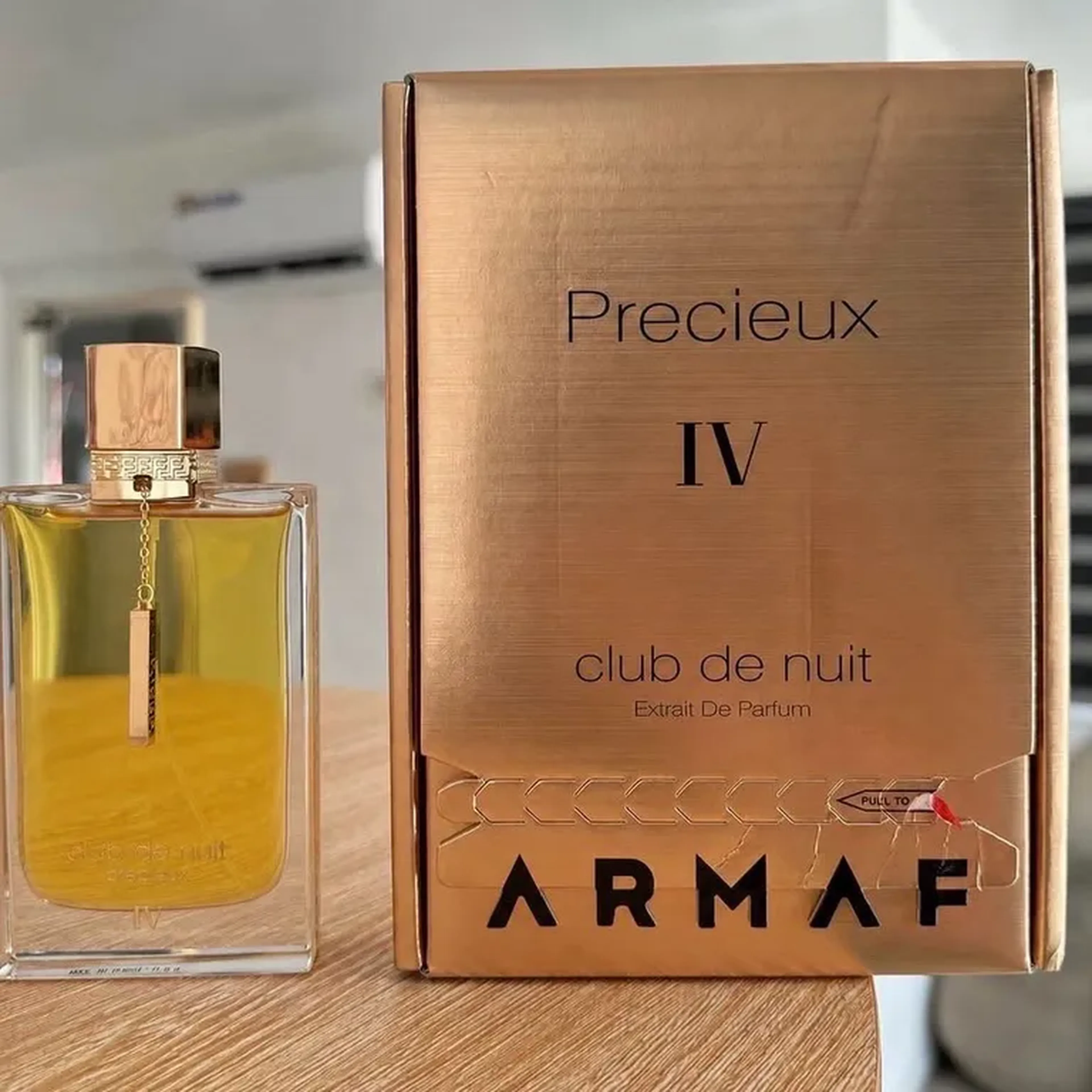 Club de Nuit Precieux IX Original imagem