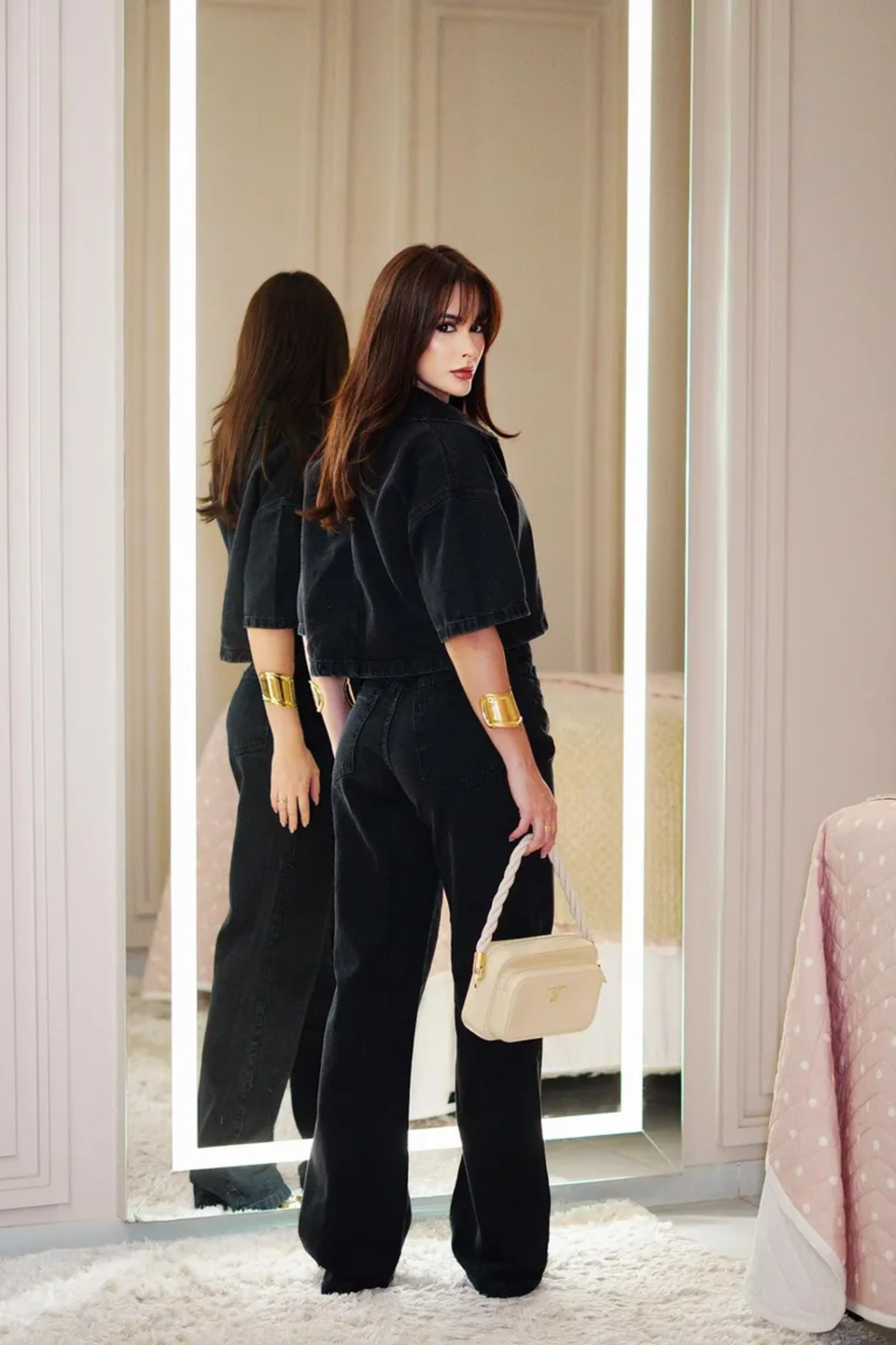 Blusa Black Denim Cropped Estonada imagem