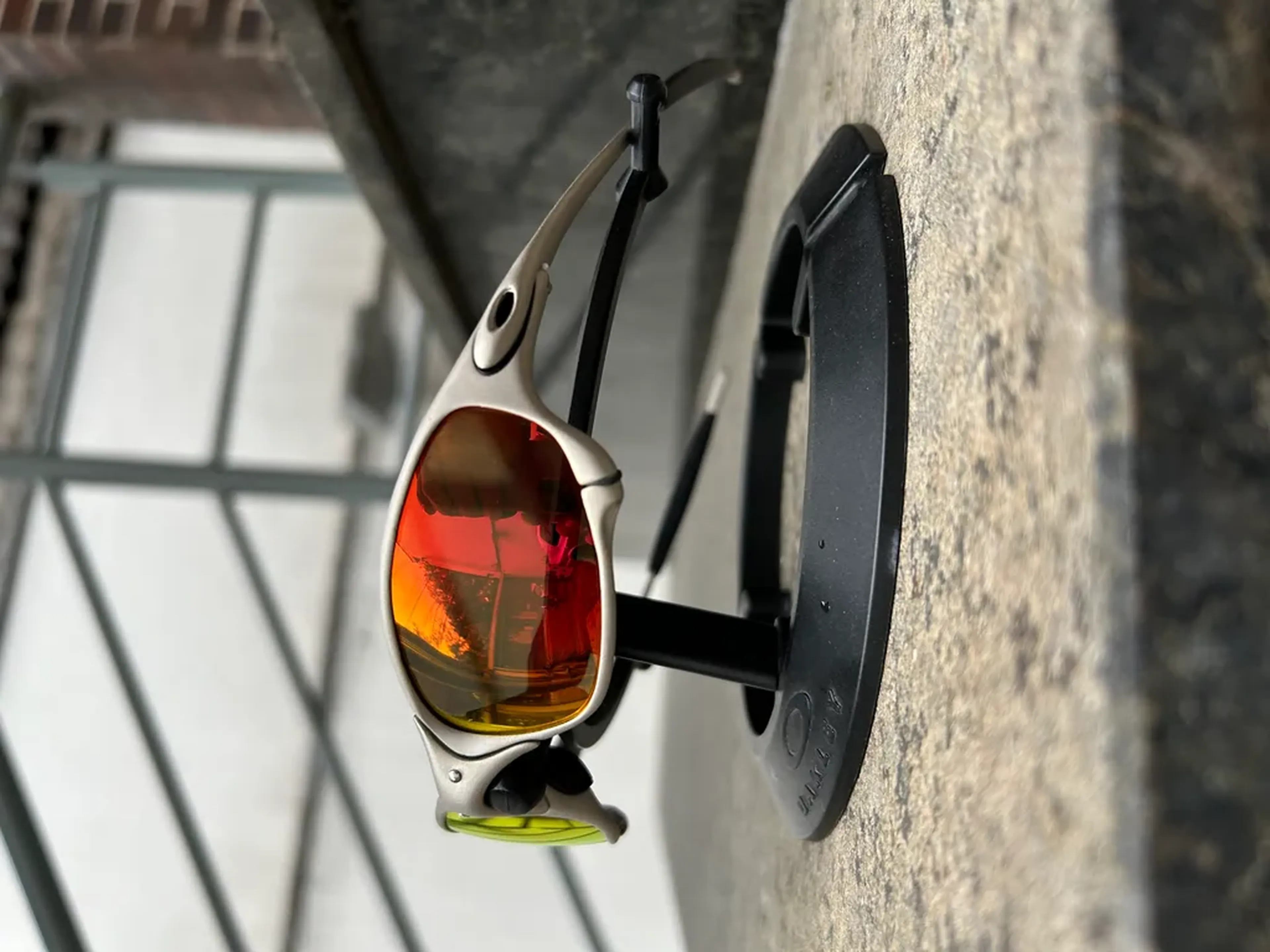 Juliet Titanium Lentes Ruby imagem