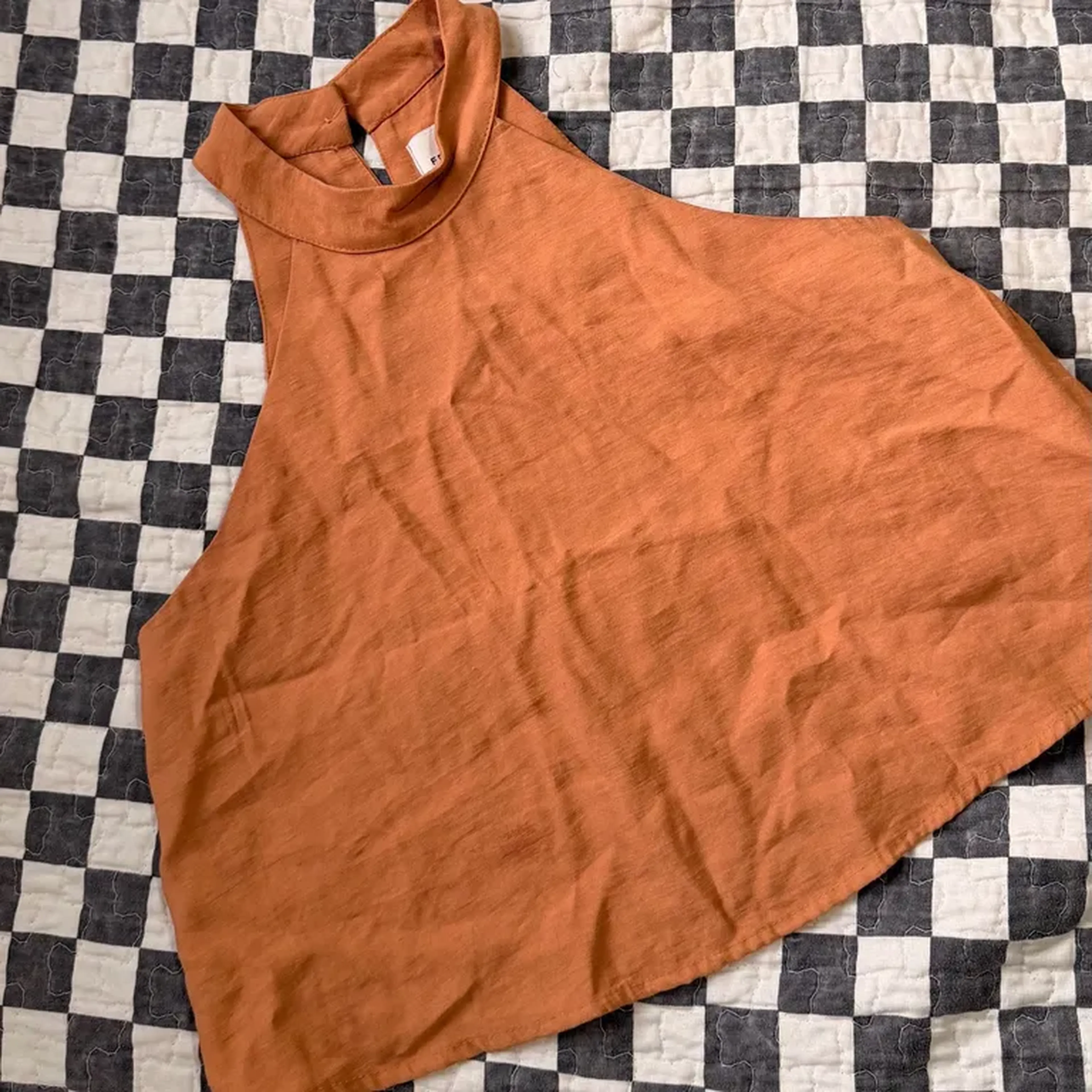 blusa gola alta imagem
